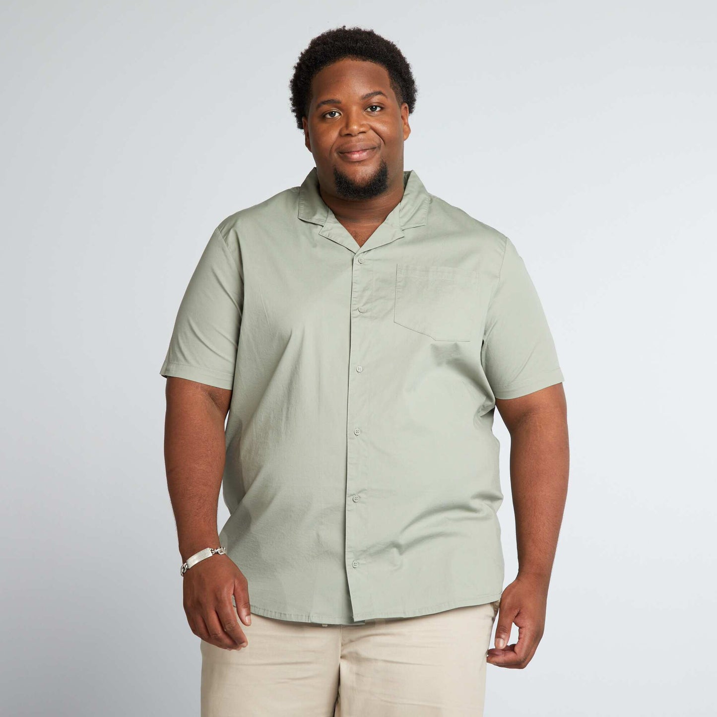 Chemise droite avec poche poitrine Vert