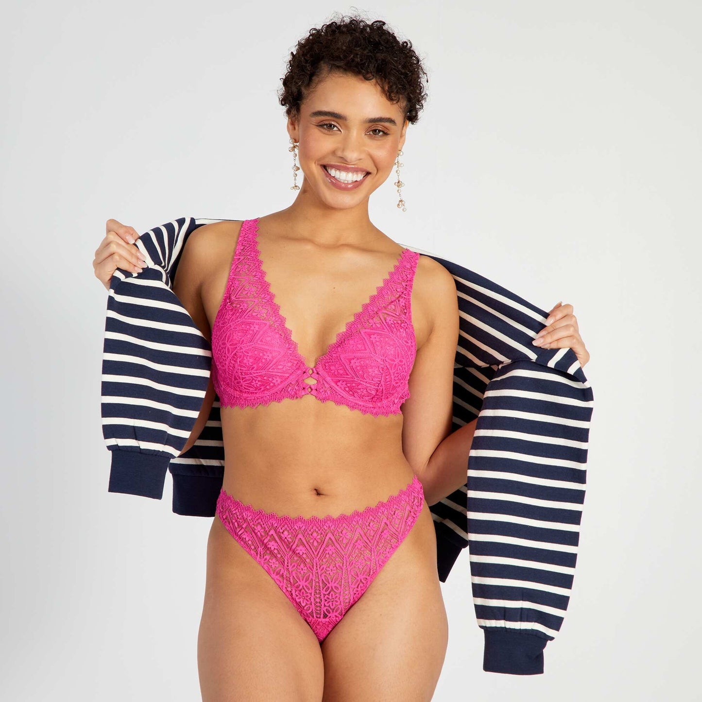 Soutien-gorge ampliforme en dentelle fleurie Rose