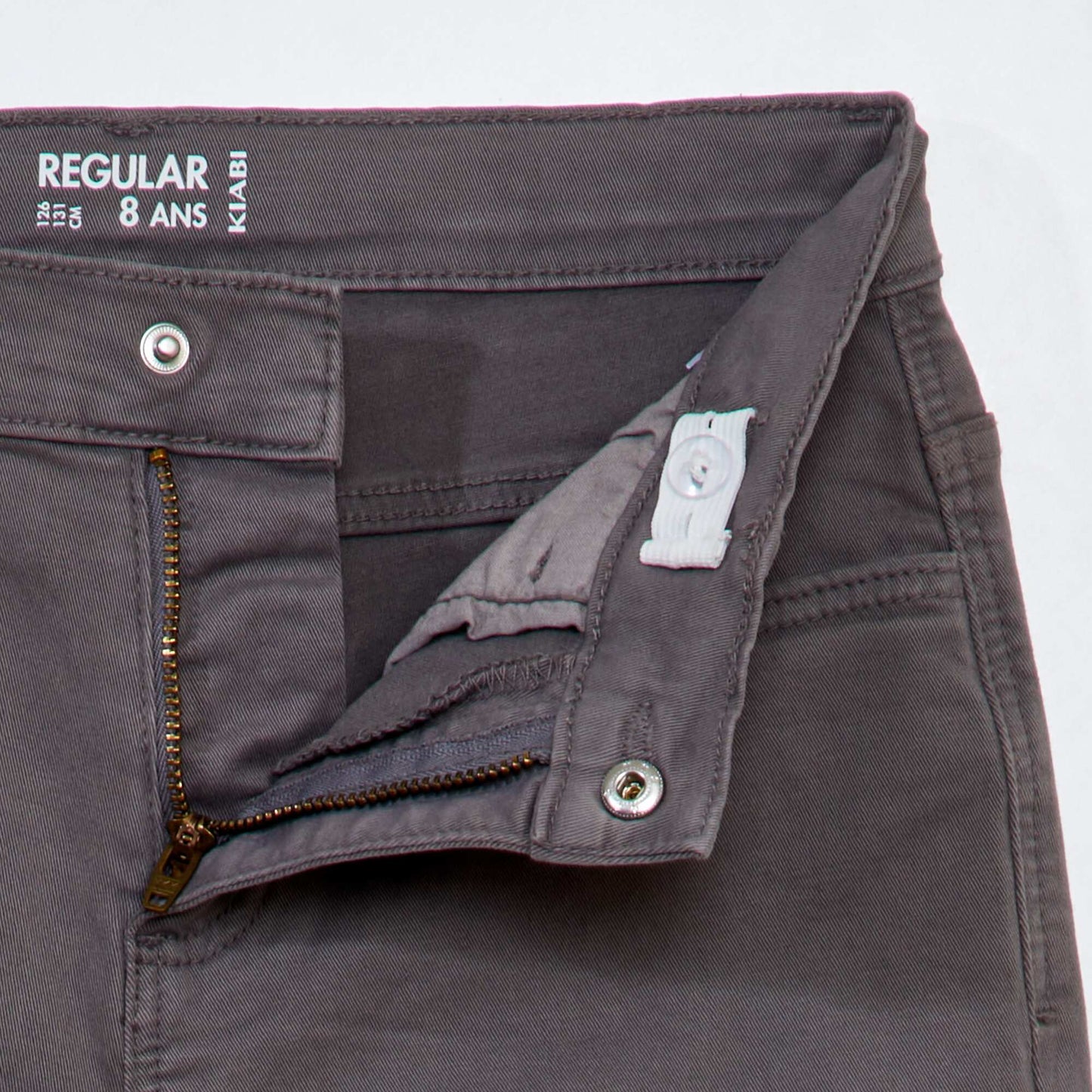 Pantalon regular en twill Gris