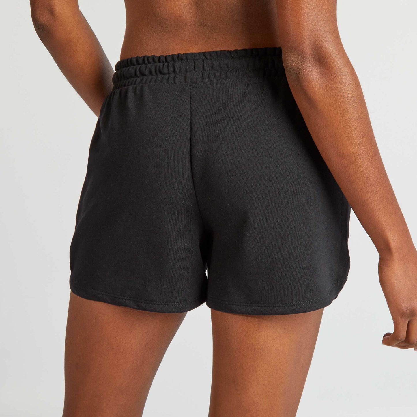 Short de sport noir