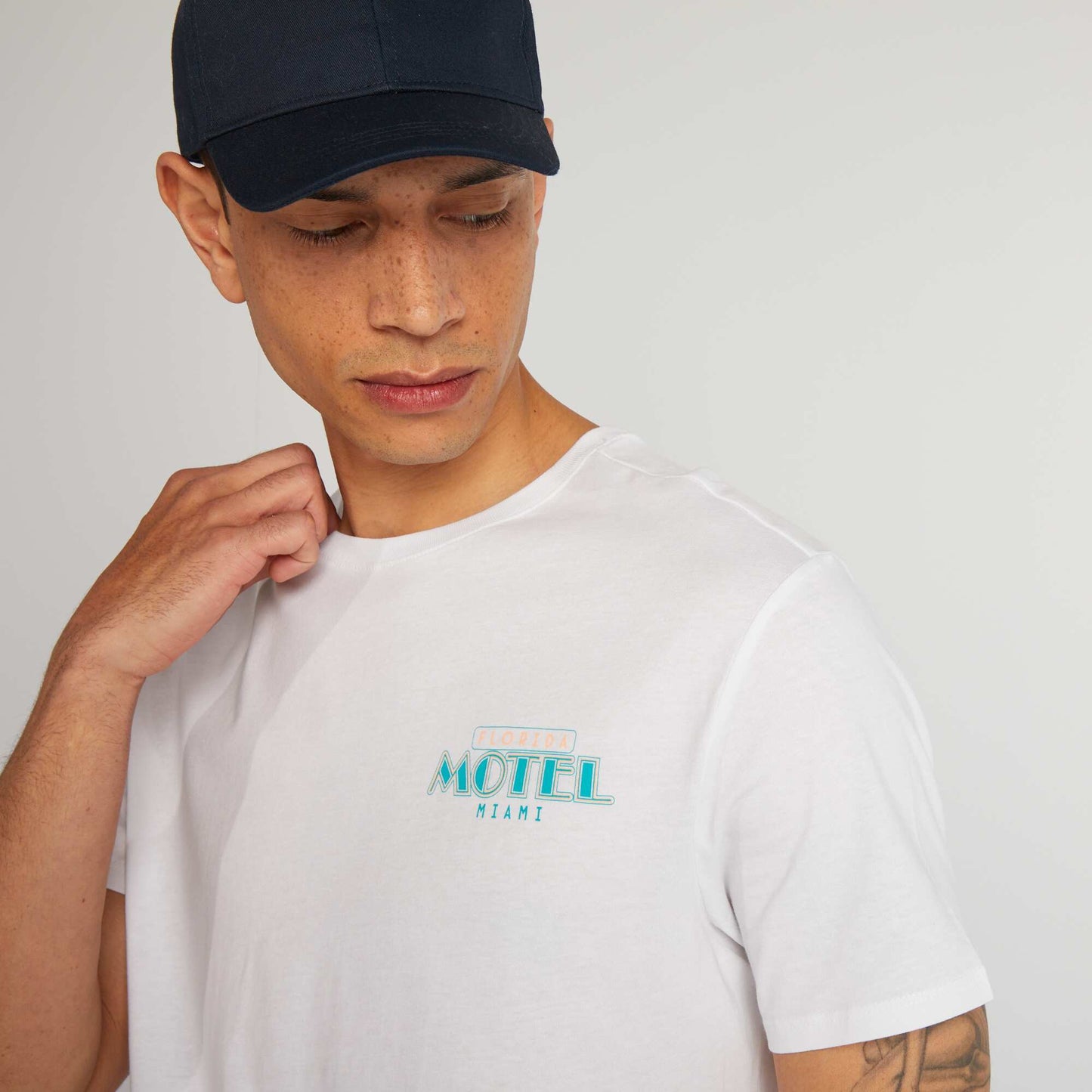 T-shirt en coton imprimé à col rond Blanc 'motel'