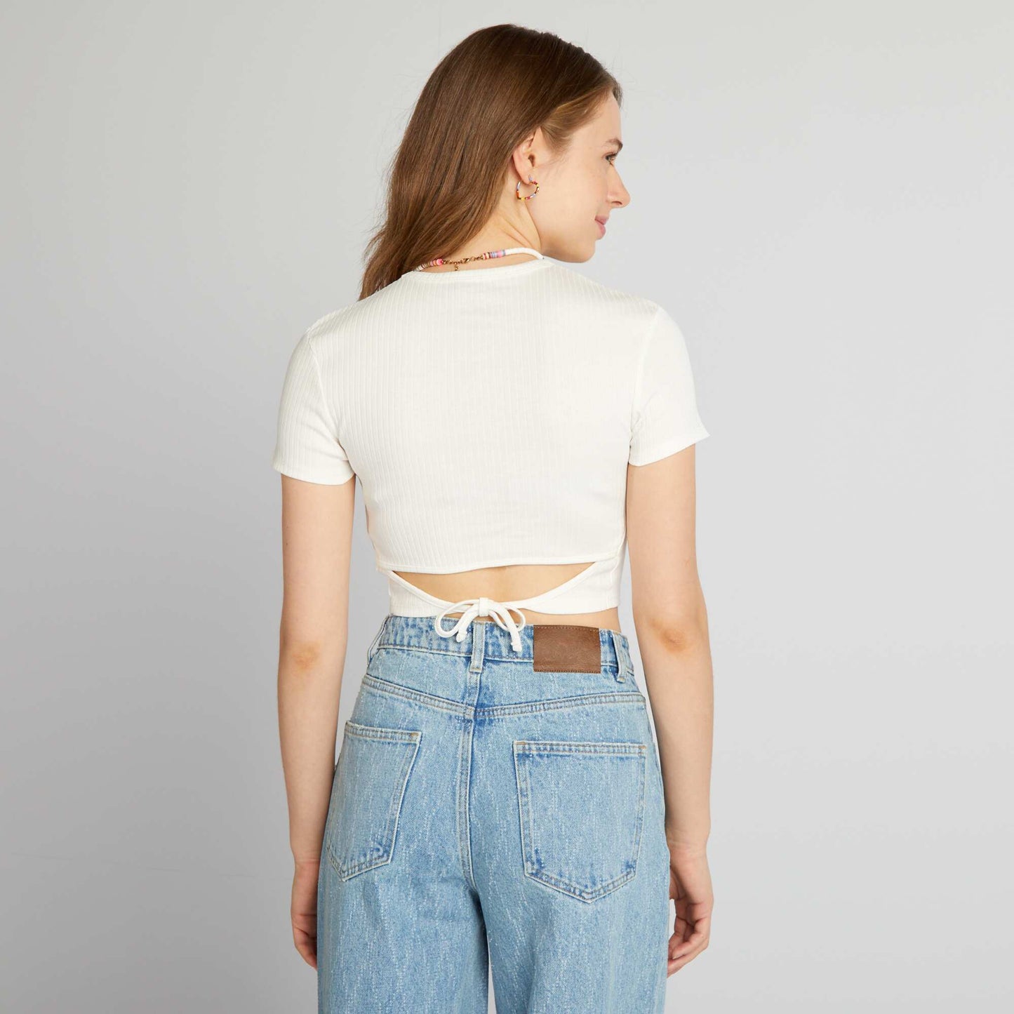 T-shirt cropped côtelé avec liens blanc