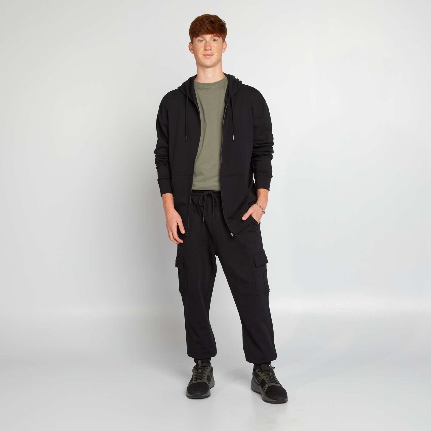 Pantalon de jogging avec poches sur les côtés NOIR