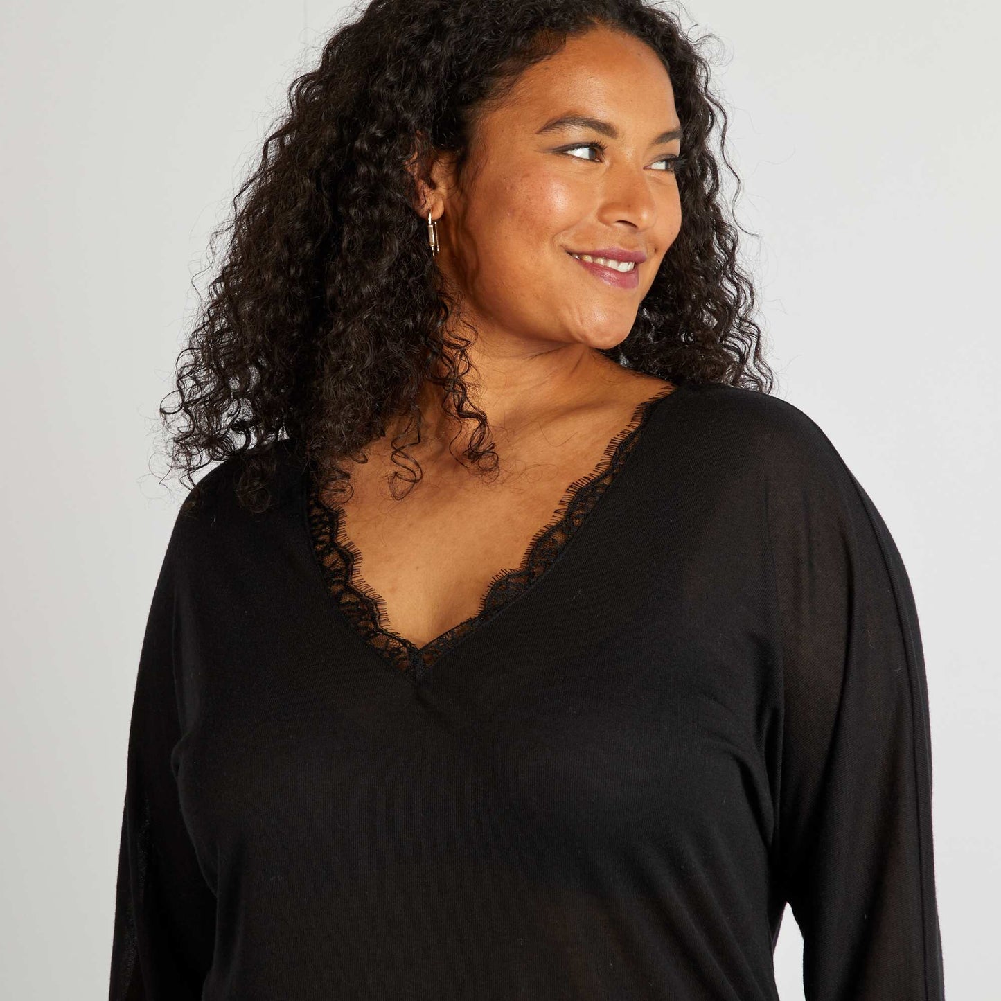 T-shirt manches longues avec col en dentelle NOIR