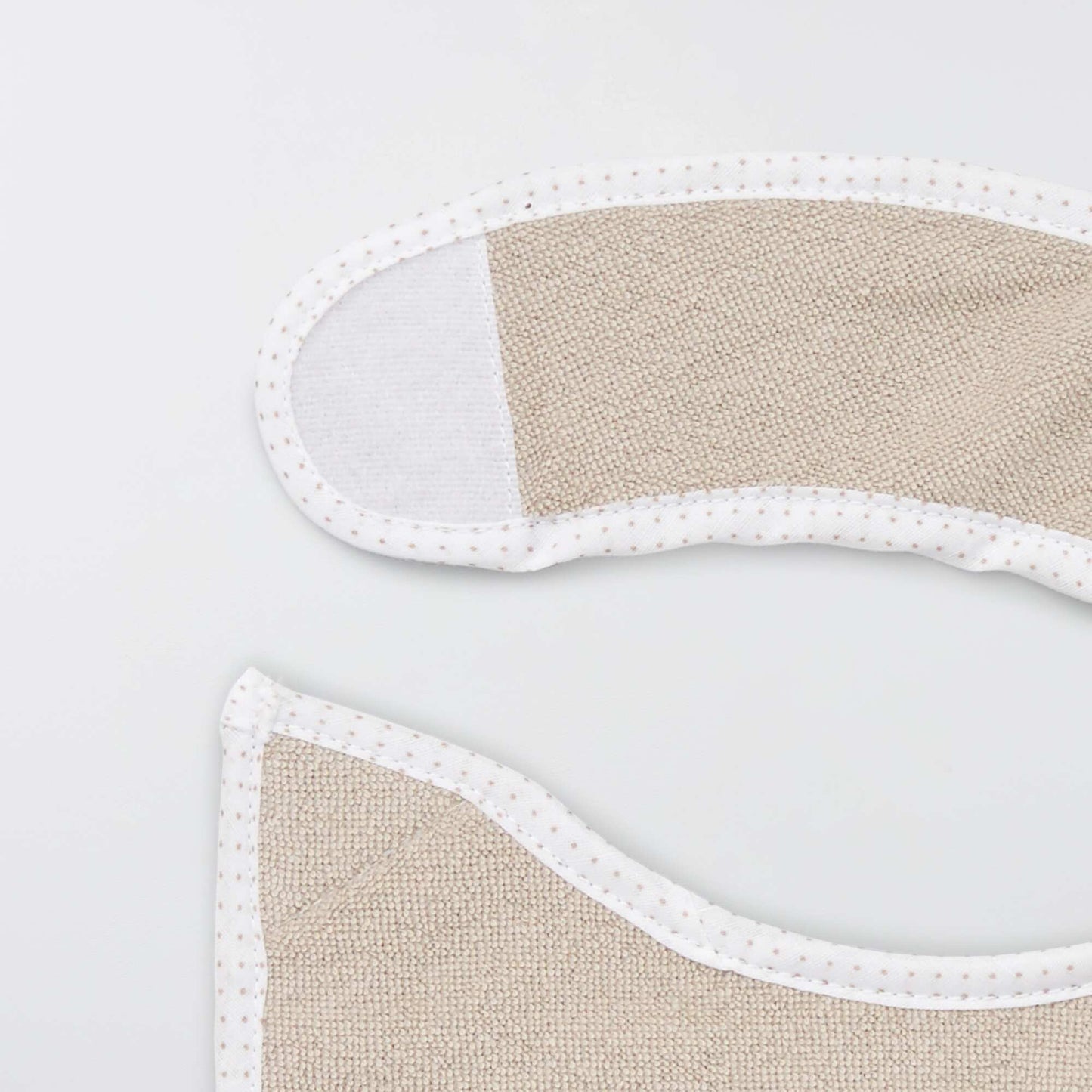 Lot de 7 bavoirs éponge à scratch Beige