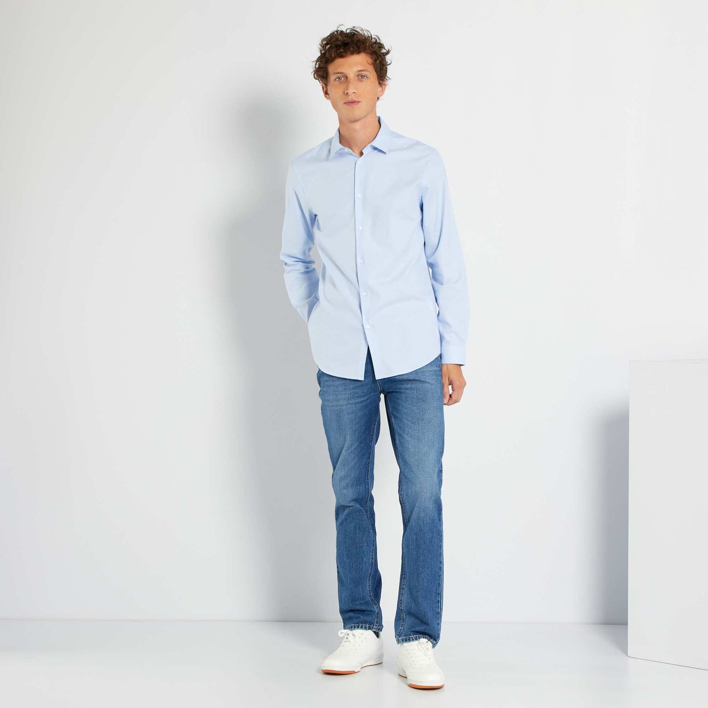 Chemise droite unie bleu ciel