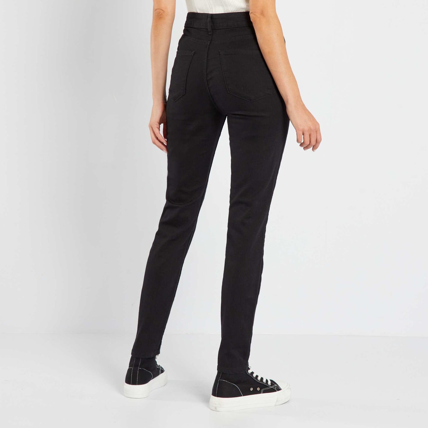 Jean skinny fit / coupe très ajustée noir
