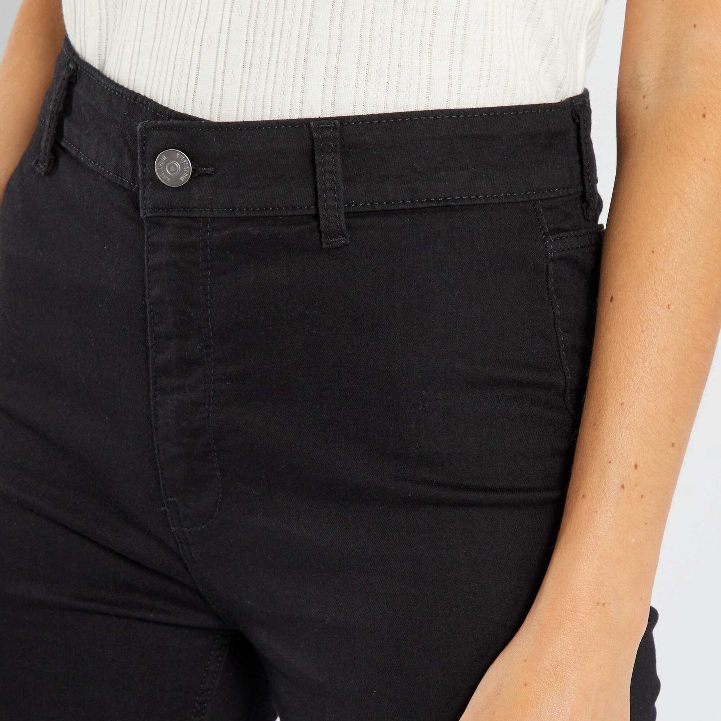 Jean skinny fit / coupe très ajustée noir