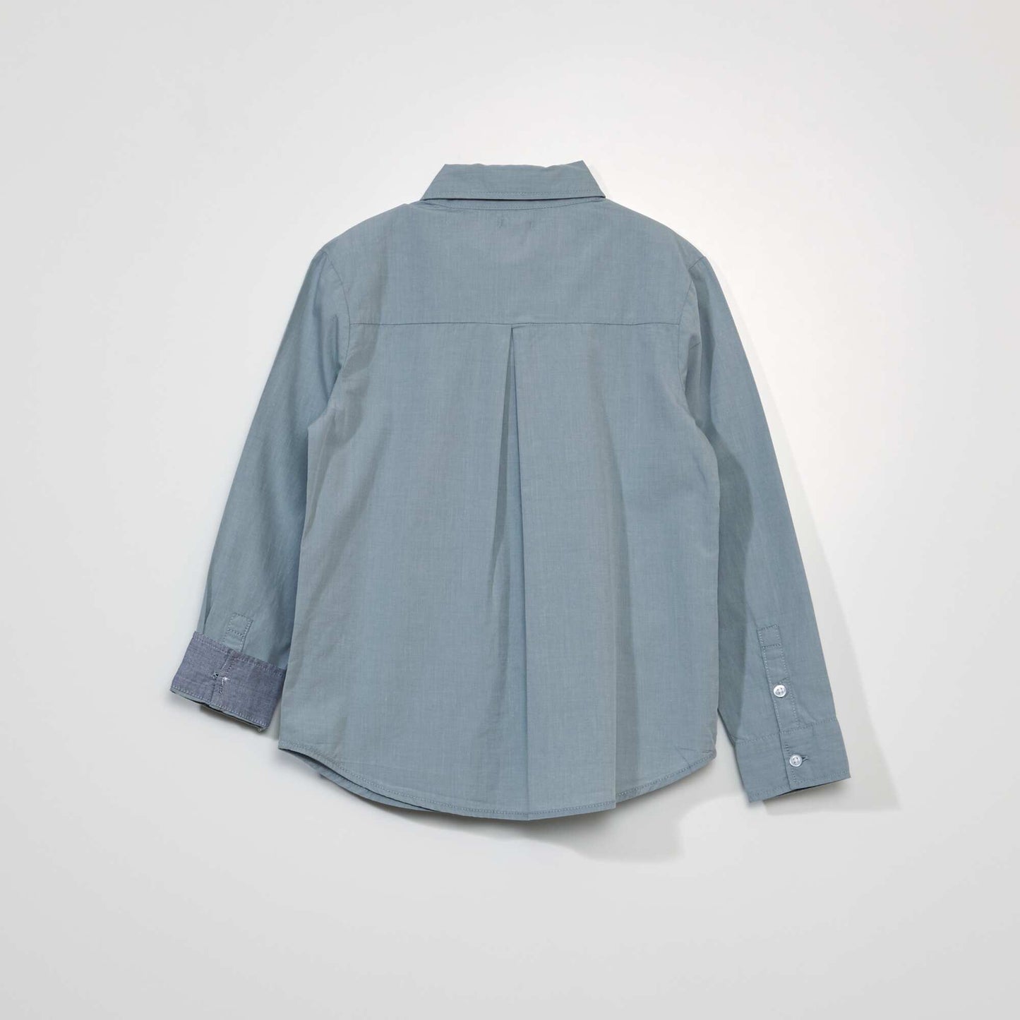 Chemise légère + nœud papillon bleu