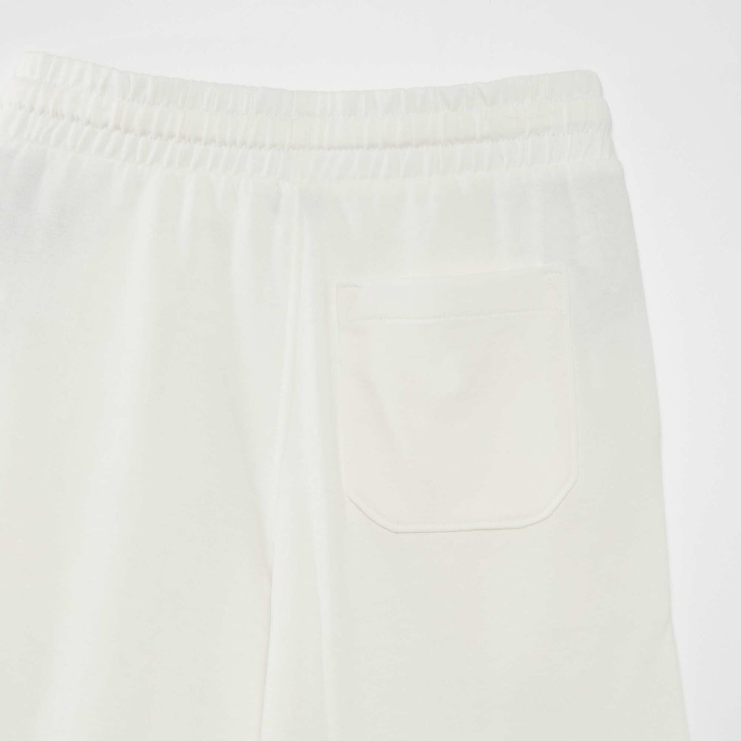 Short uni en molleton blanc