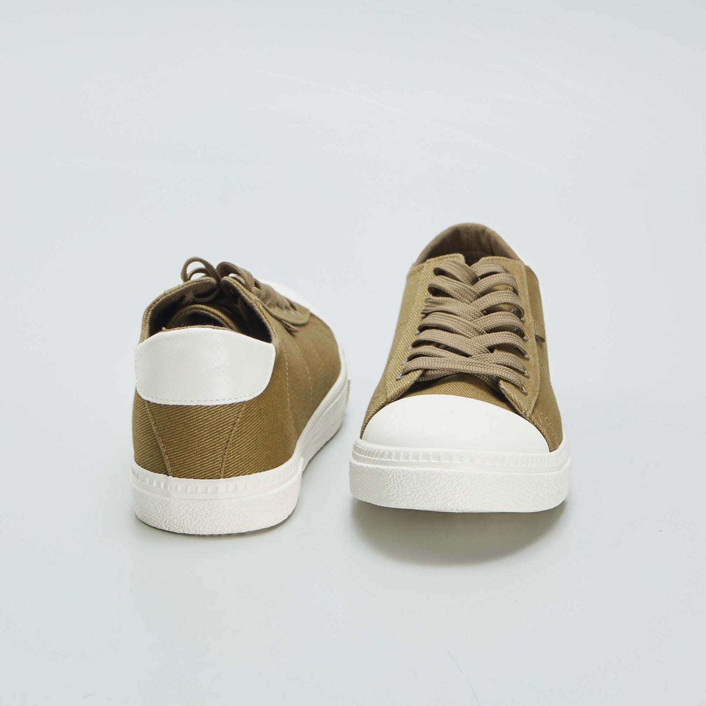 Baskets basses en toile Kaki