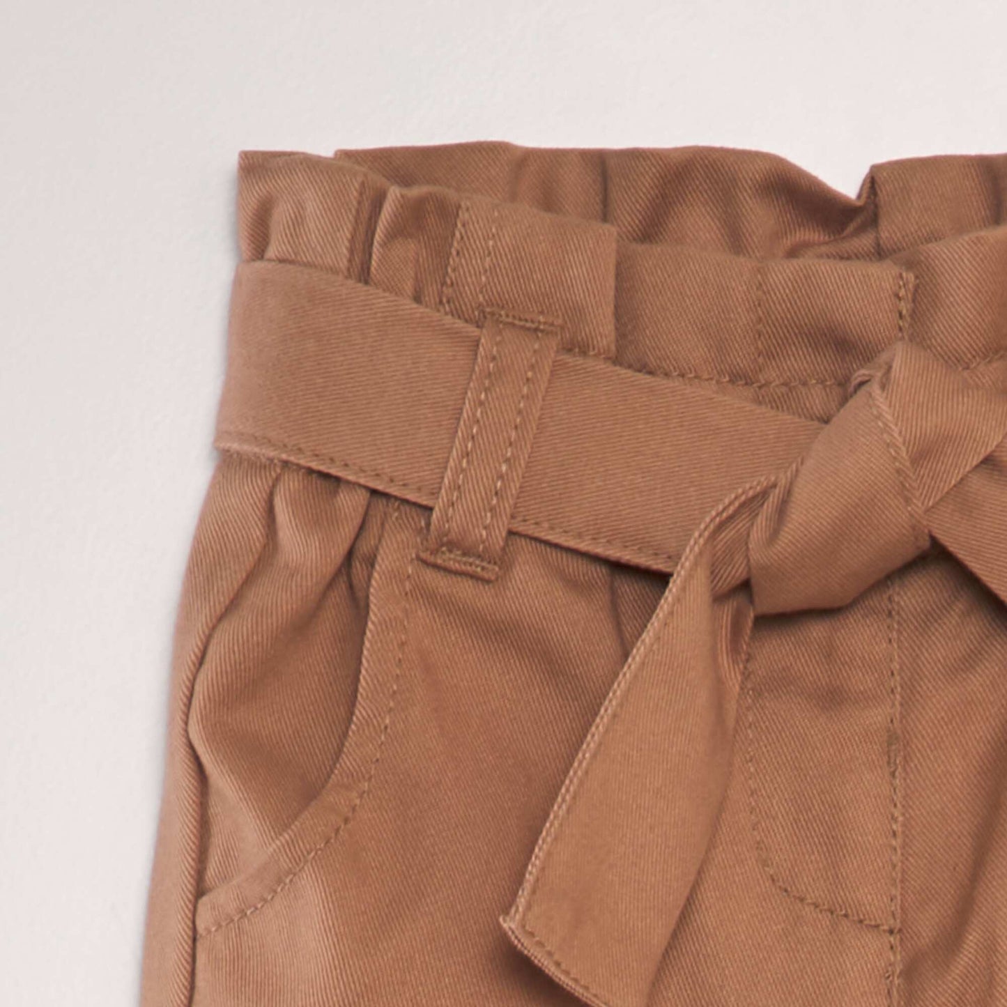 Pantalon avec ceinture à nouer Marron