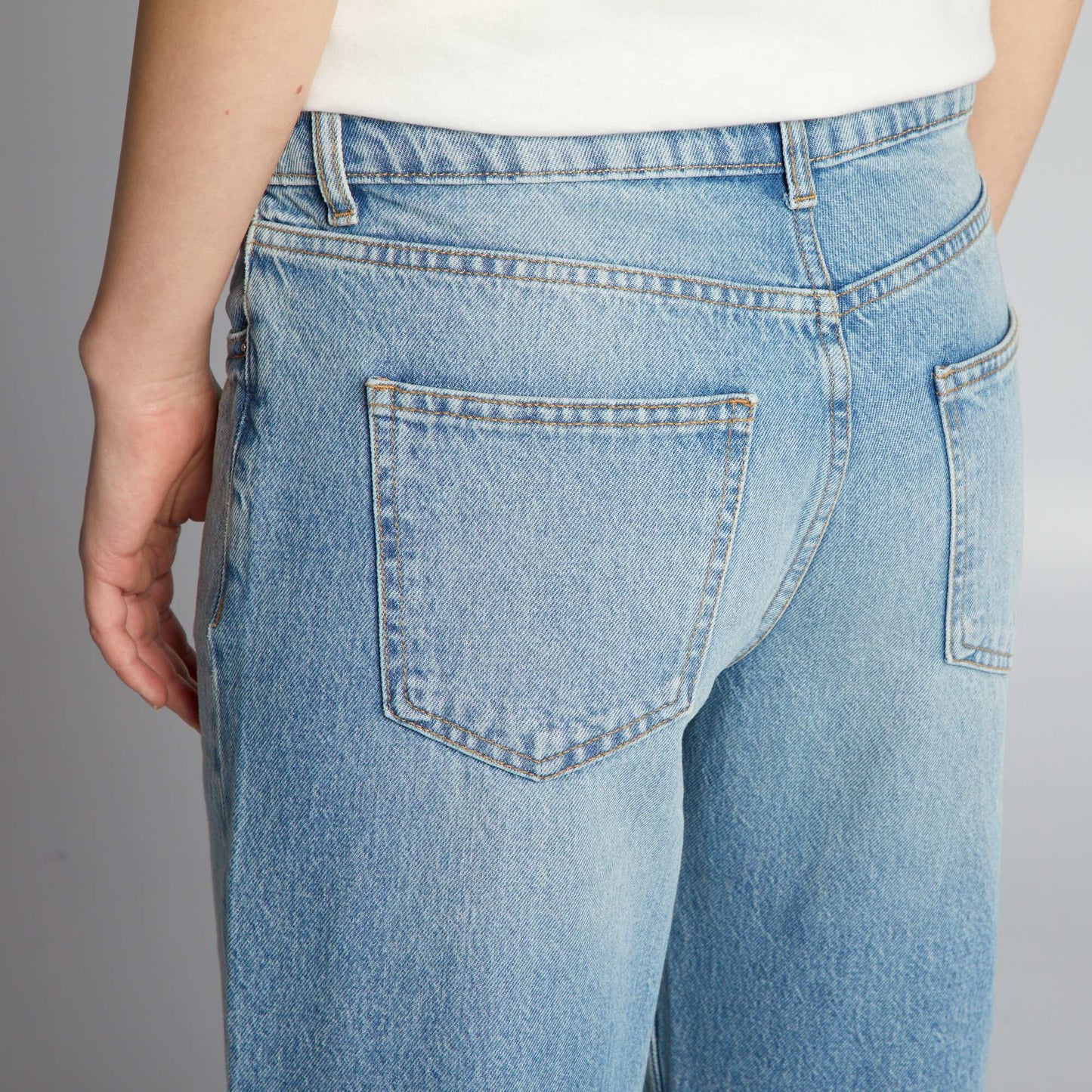 Jean wide leg avec abrasions Bleu