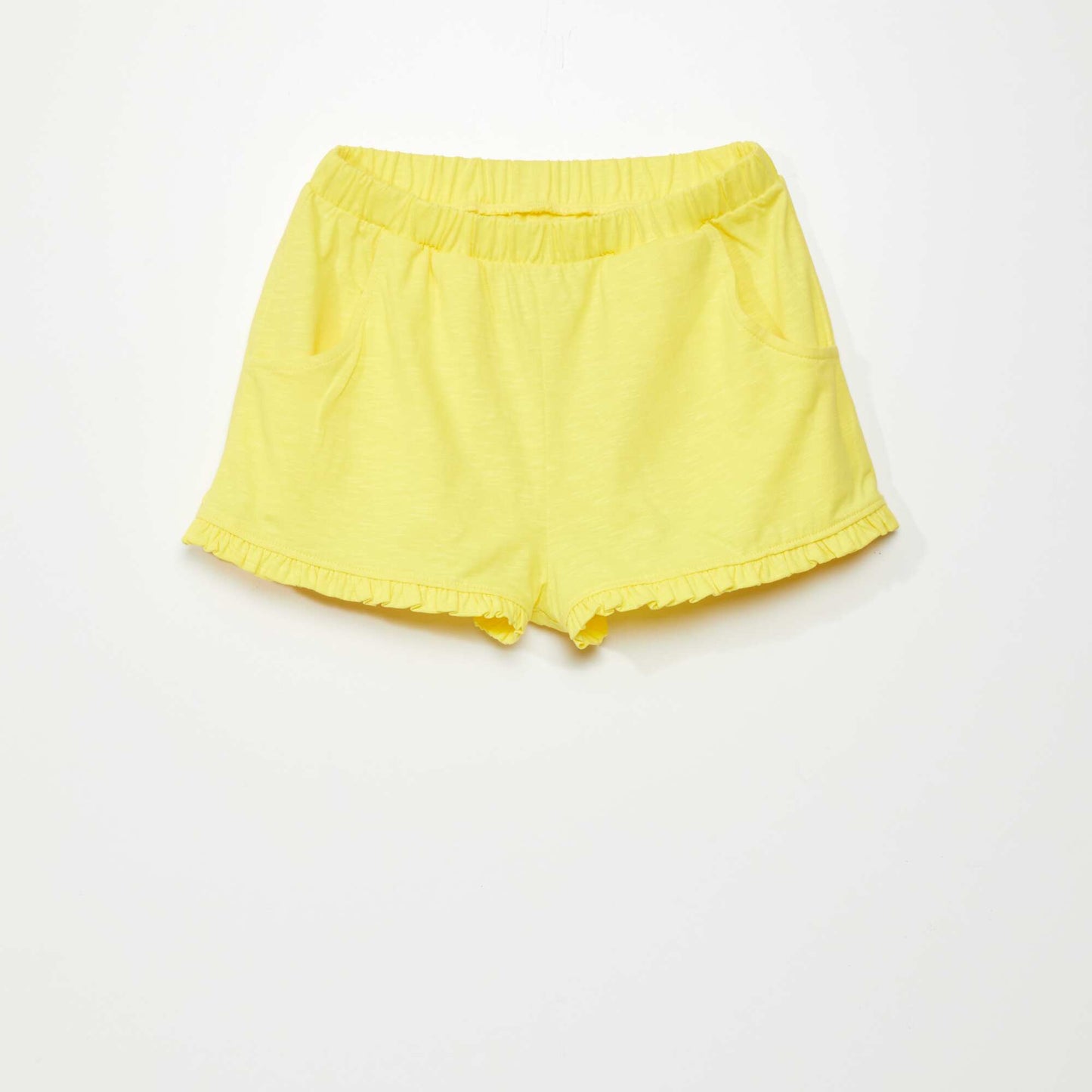 Short à volants jaune