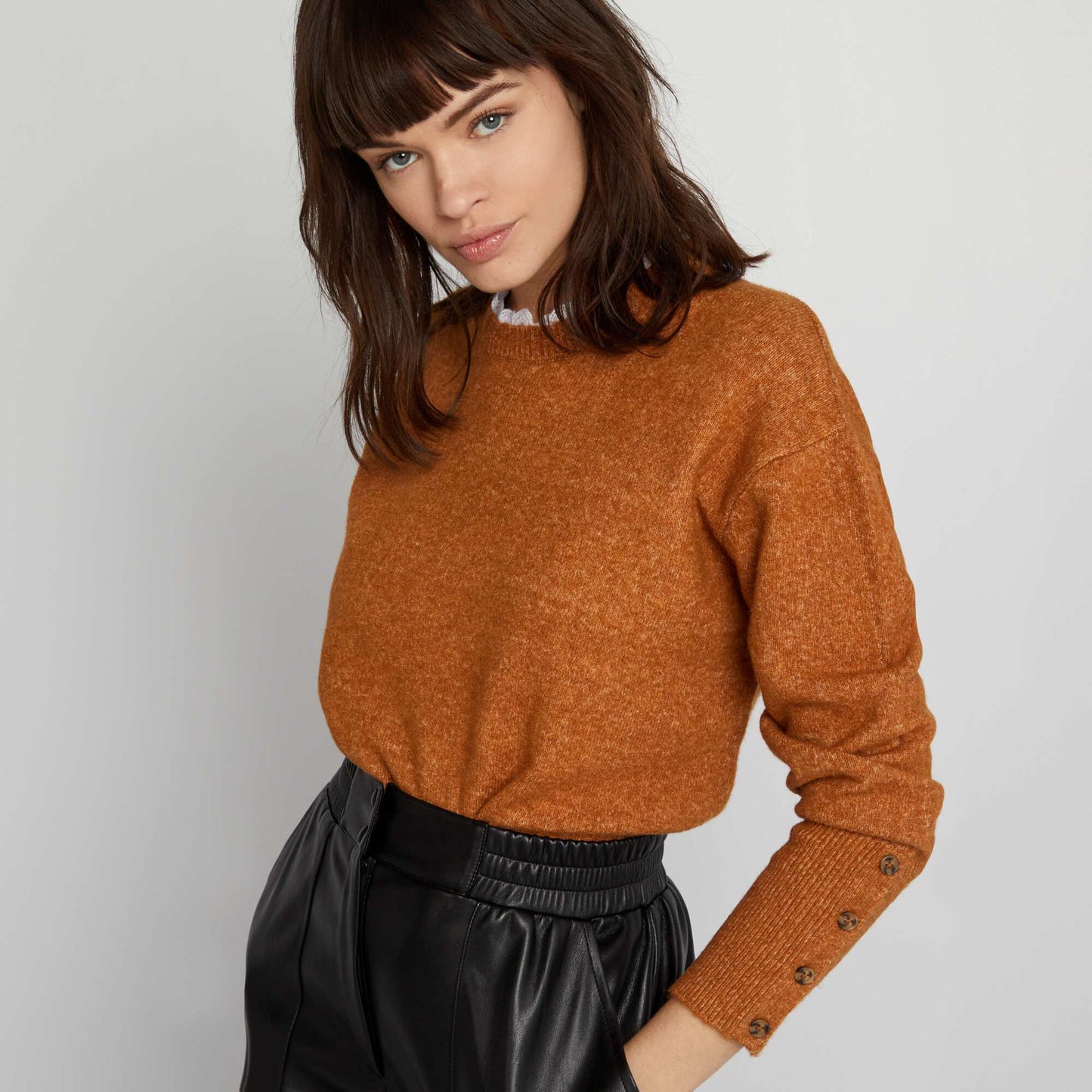 Pull en maille avec col brodé Marron