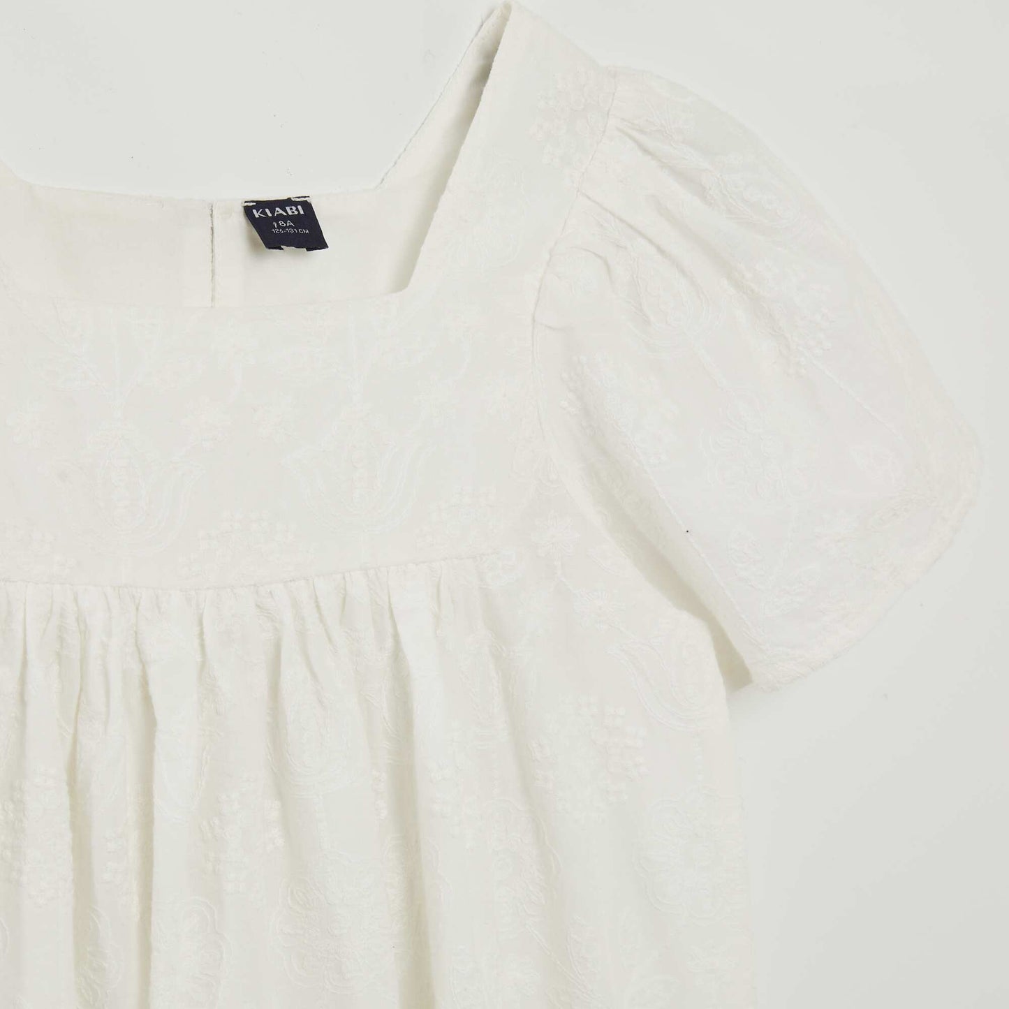 Robe avec broderies indiennes blanc