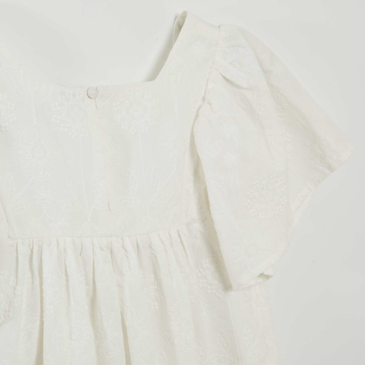 Robe avec broderies indiennes blanc