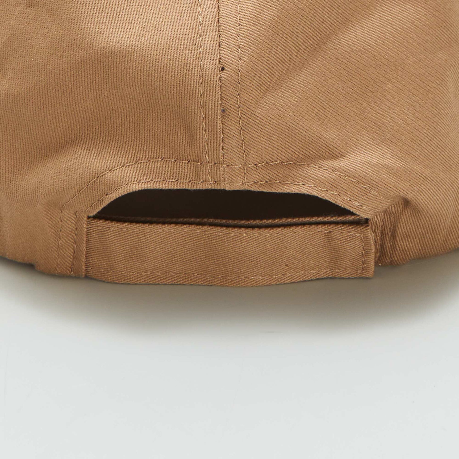 Casquette basique style baseball MARRON