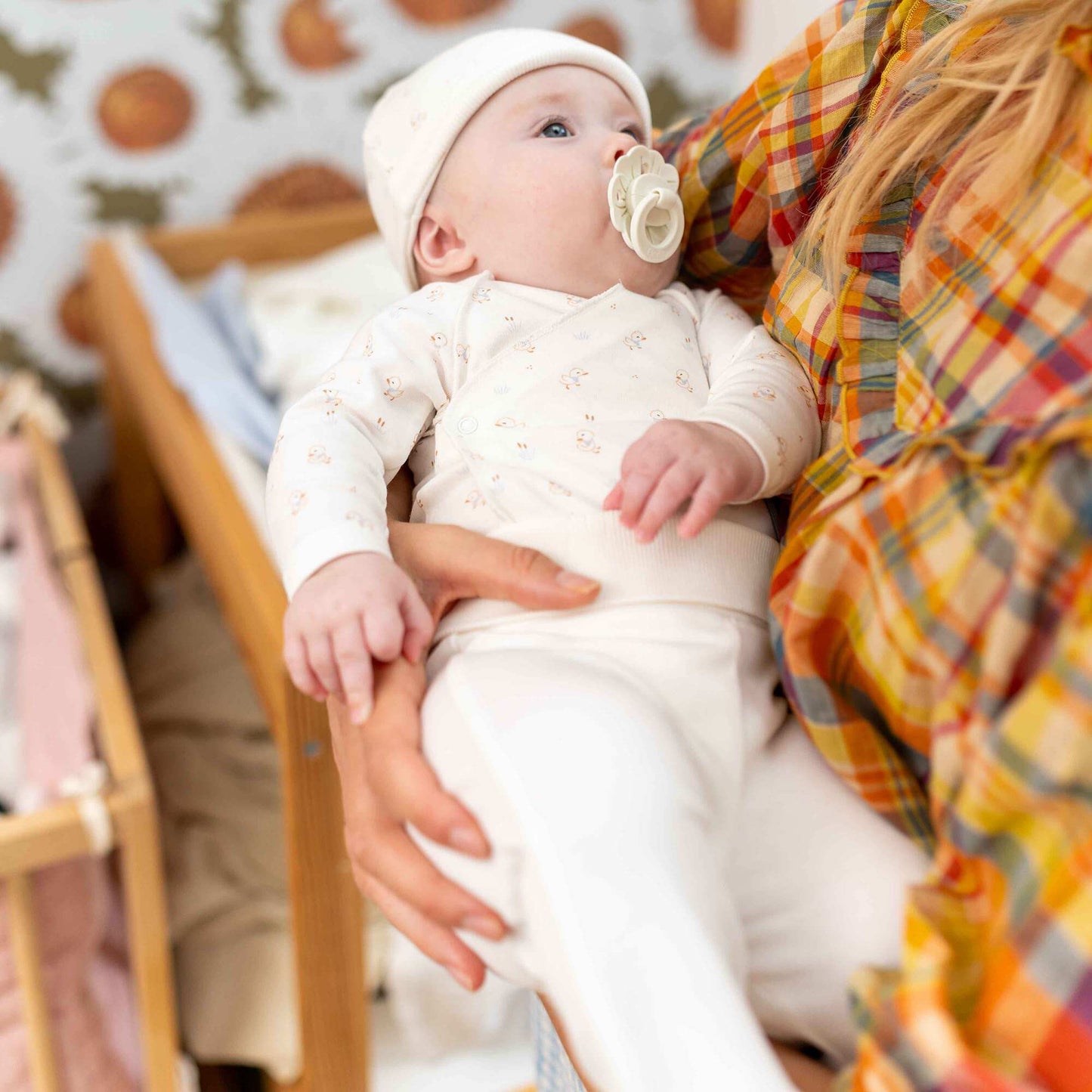 Ensemble body + pantalon avec pieds + bonnet BLANC 'POUSSIN'