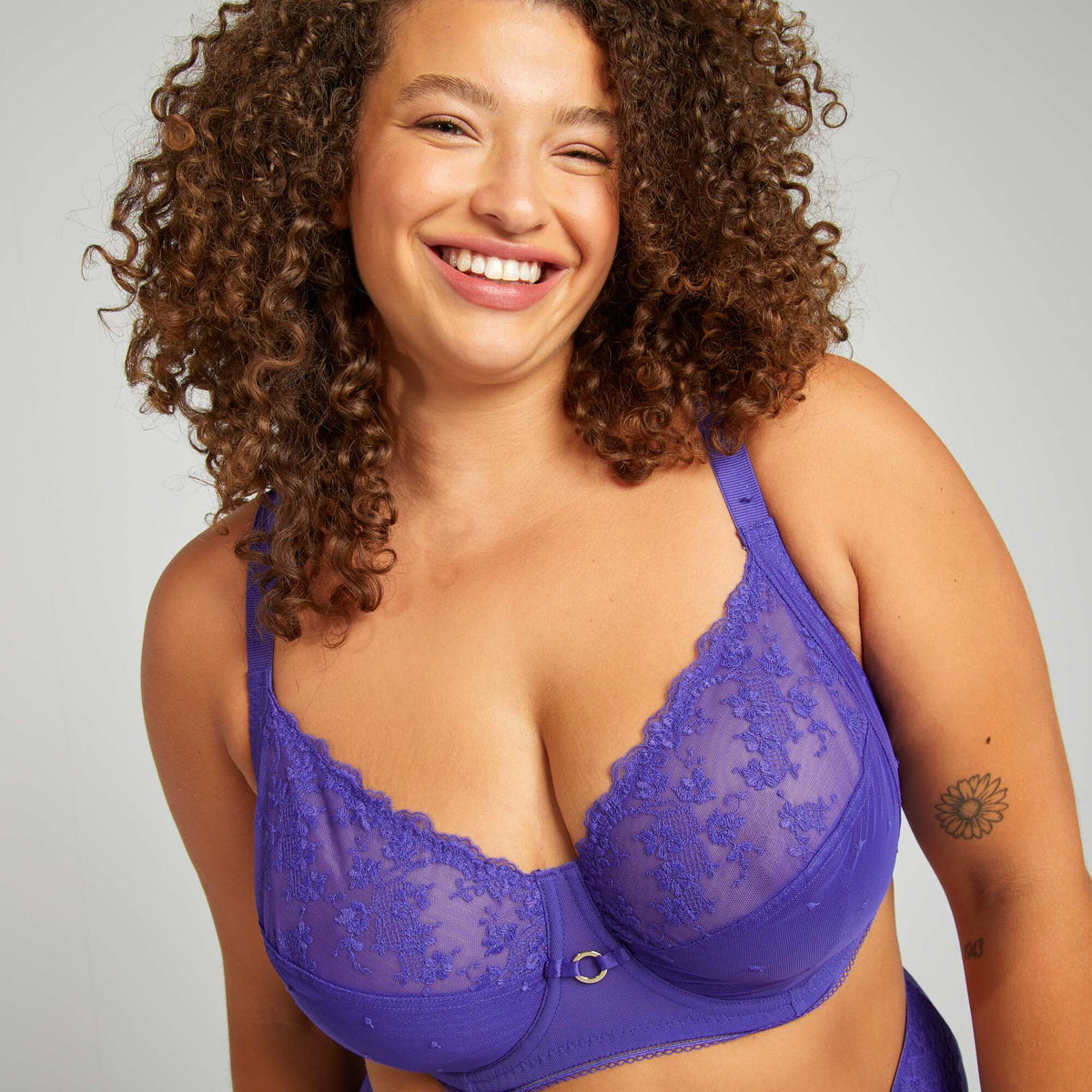 Soutien-gorge emboitant en dentelle transparente VIOLET – Kiabi ...