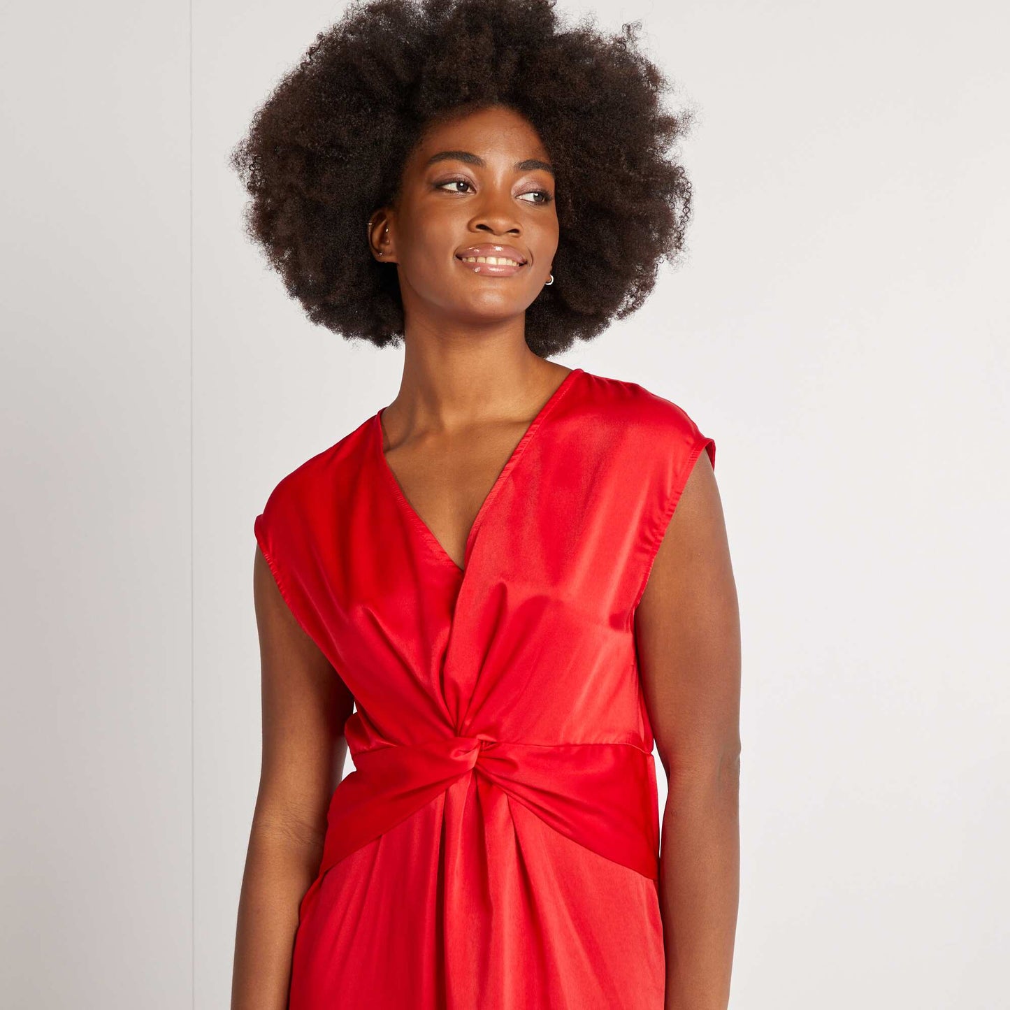 Robe longue satinée effet noué ROUGE