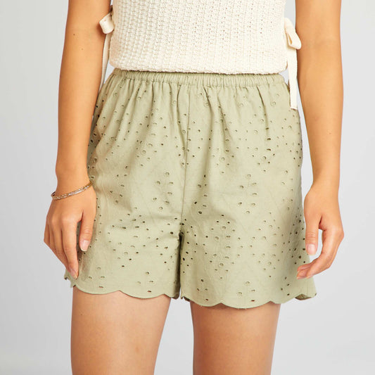 Short en macramé avec plumetis Kaki