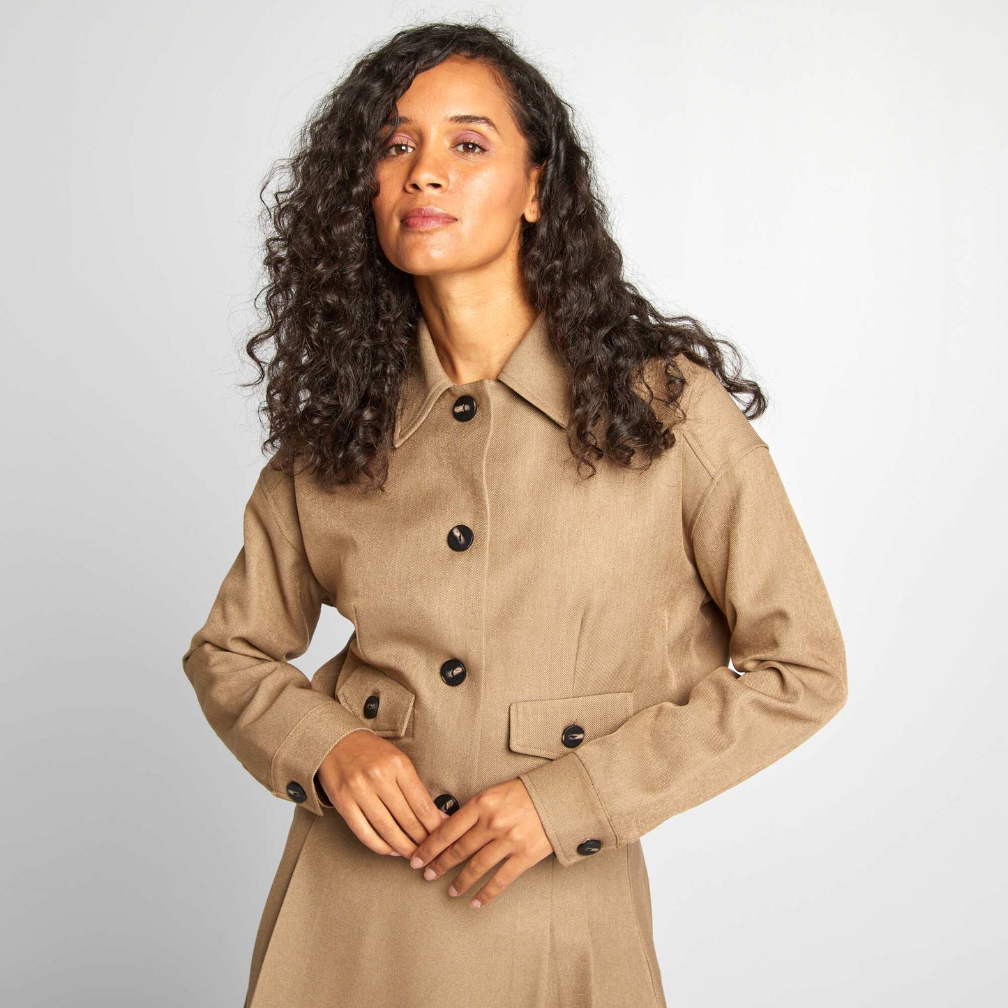 Veste courte à boutons BEIGE