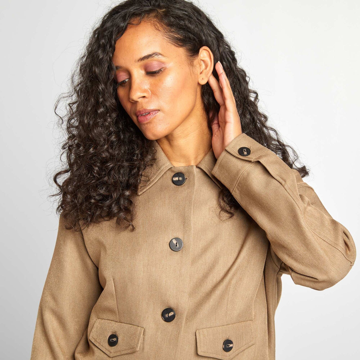 Veste courte à boutons BEIGE