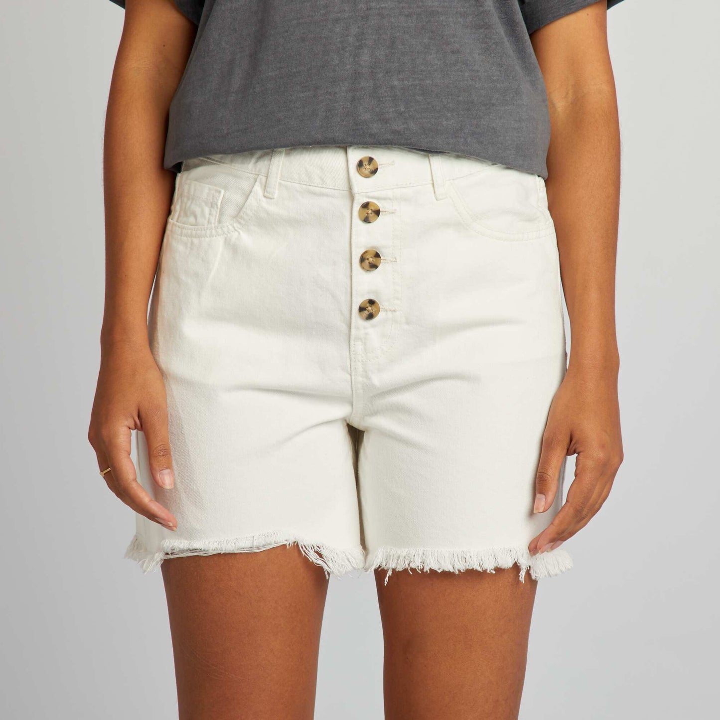 Short taille haute avec boutons Blanc