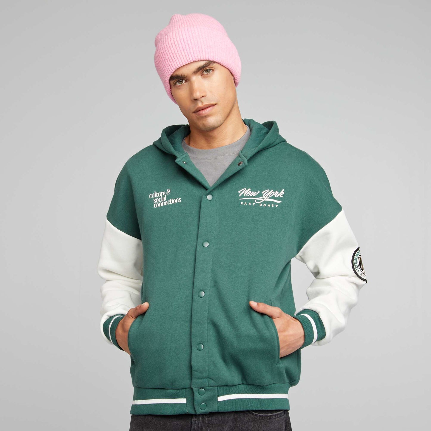 Sweat à capuche style campus Vert/blanc