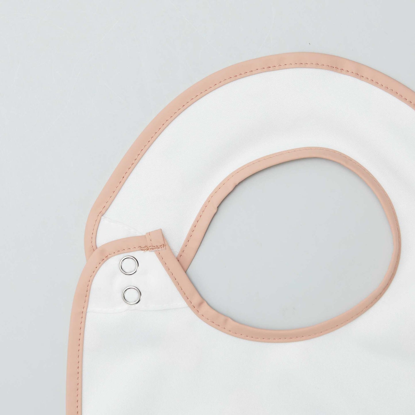 Lot de 2 bavoirs avec récupérateurs 'Baby Calin' ROSE