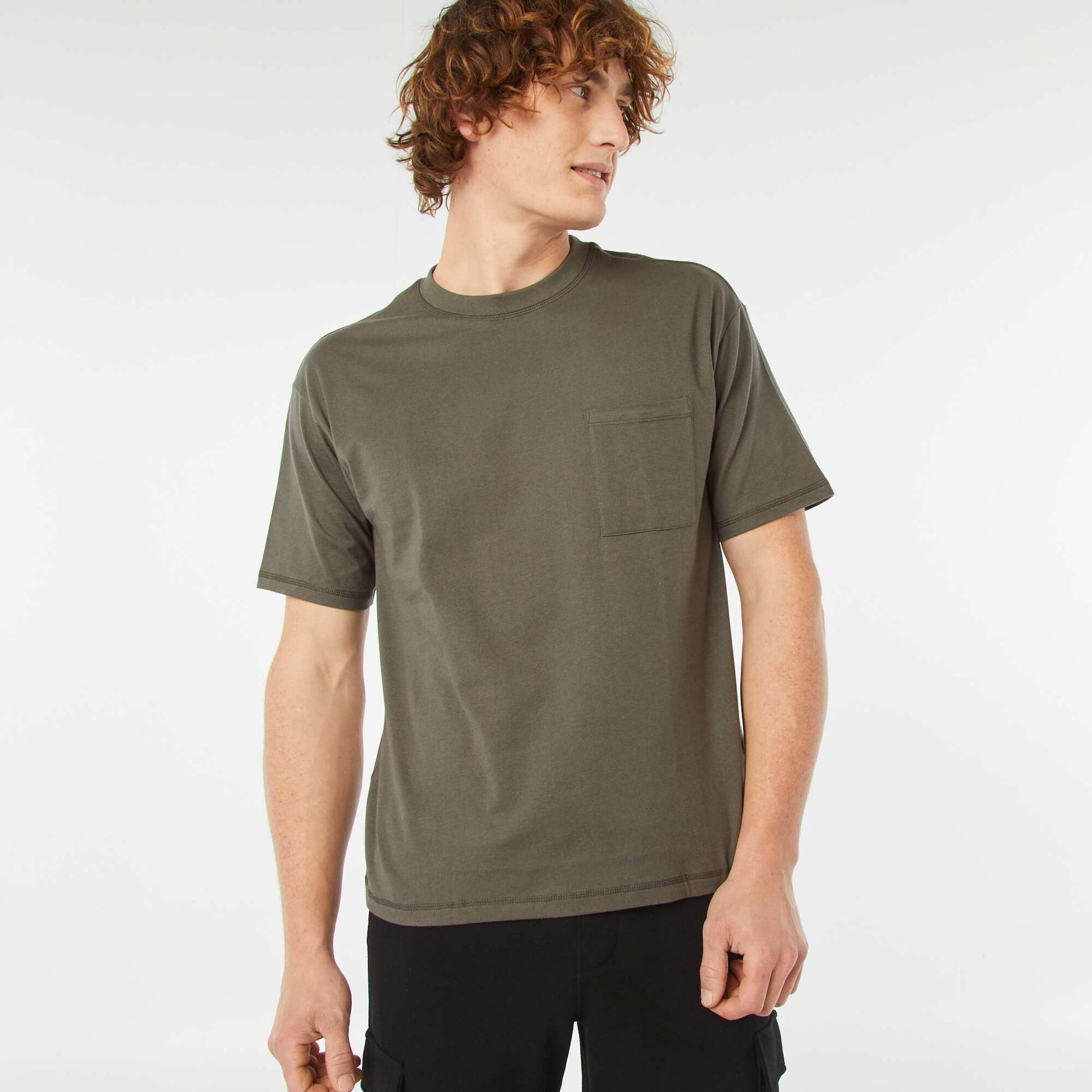 T-shirt uni avec poche poitrine KAKI