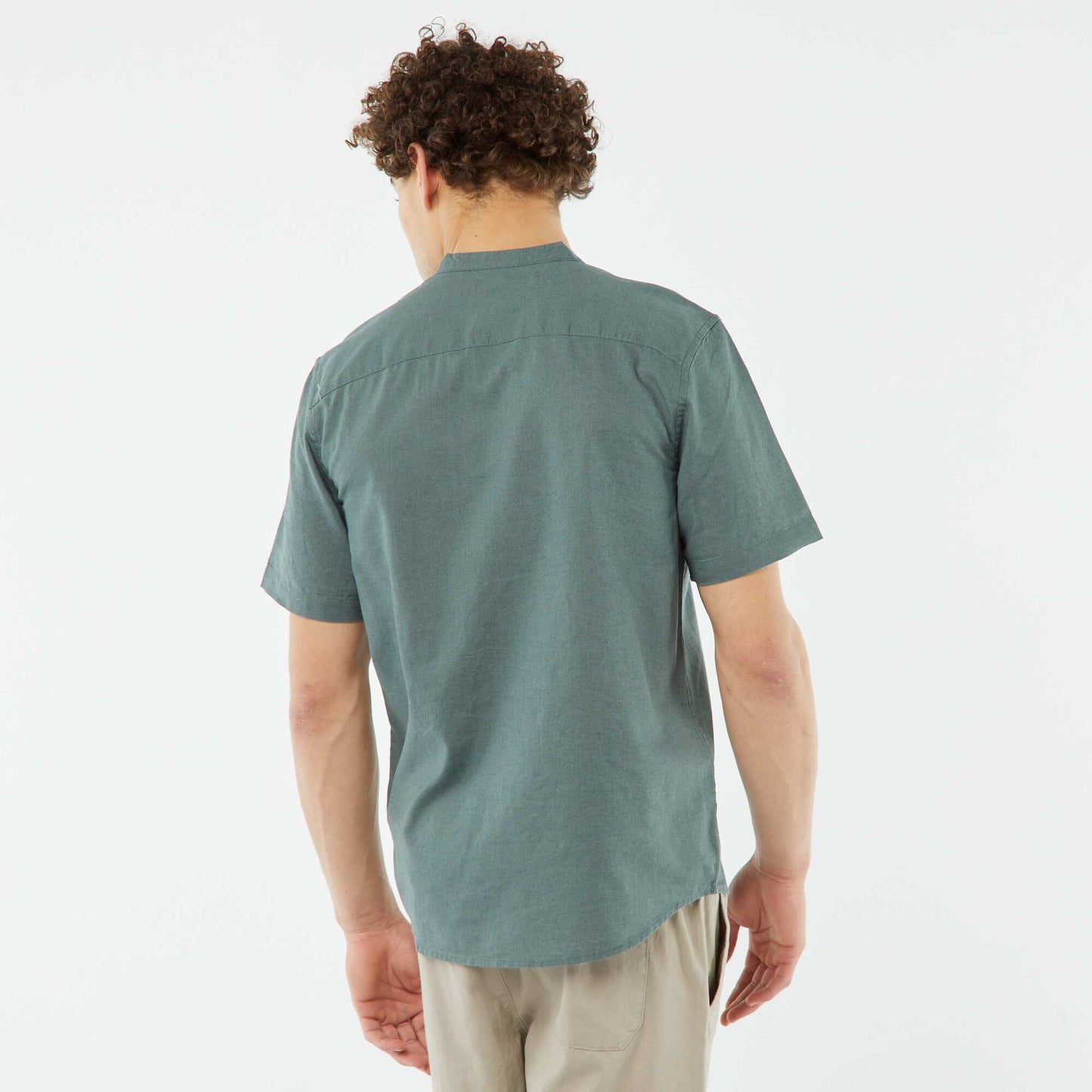 Chemise unie manches courtes col mao VERT