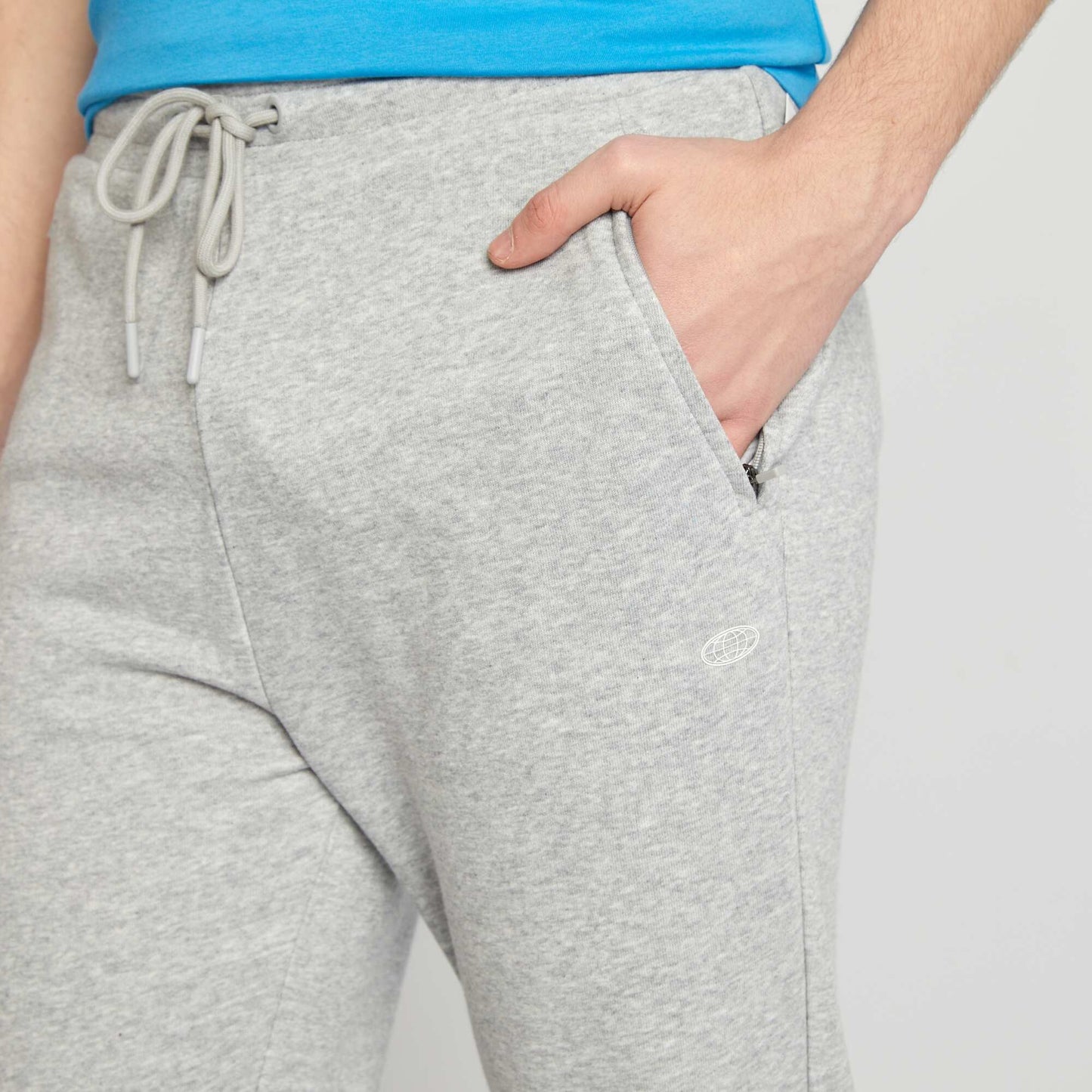 Jogging uni en molleton fin GRIS