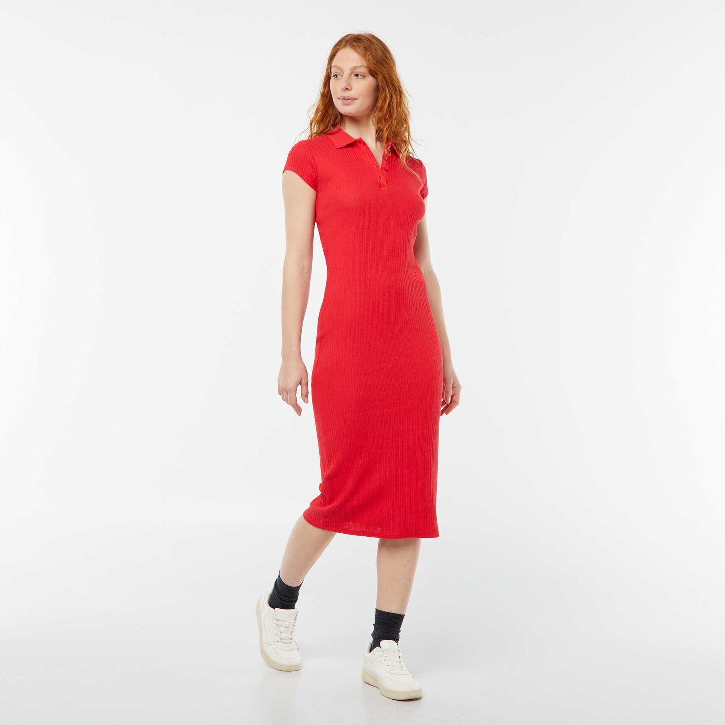 Robe midi côtelée avec un col polo ROUGE