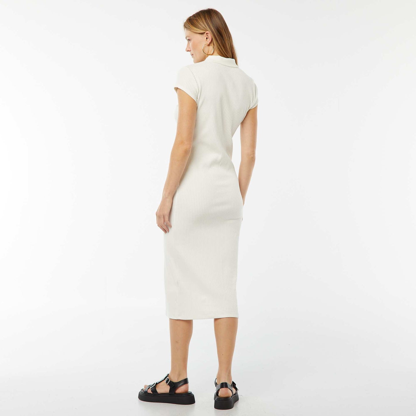Robe midi côtelée avec un col polo BEIGE