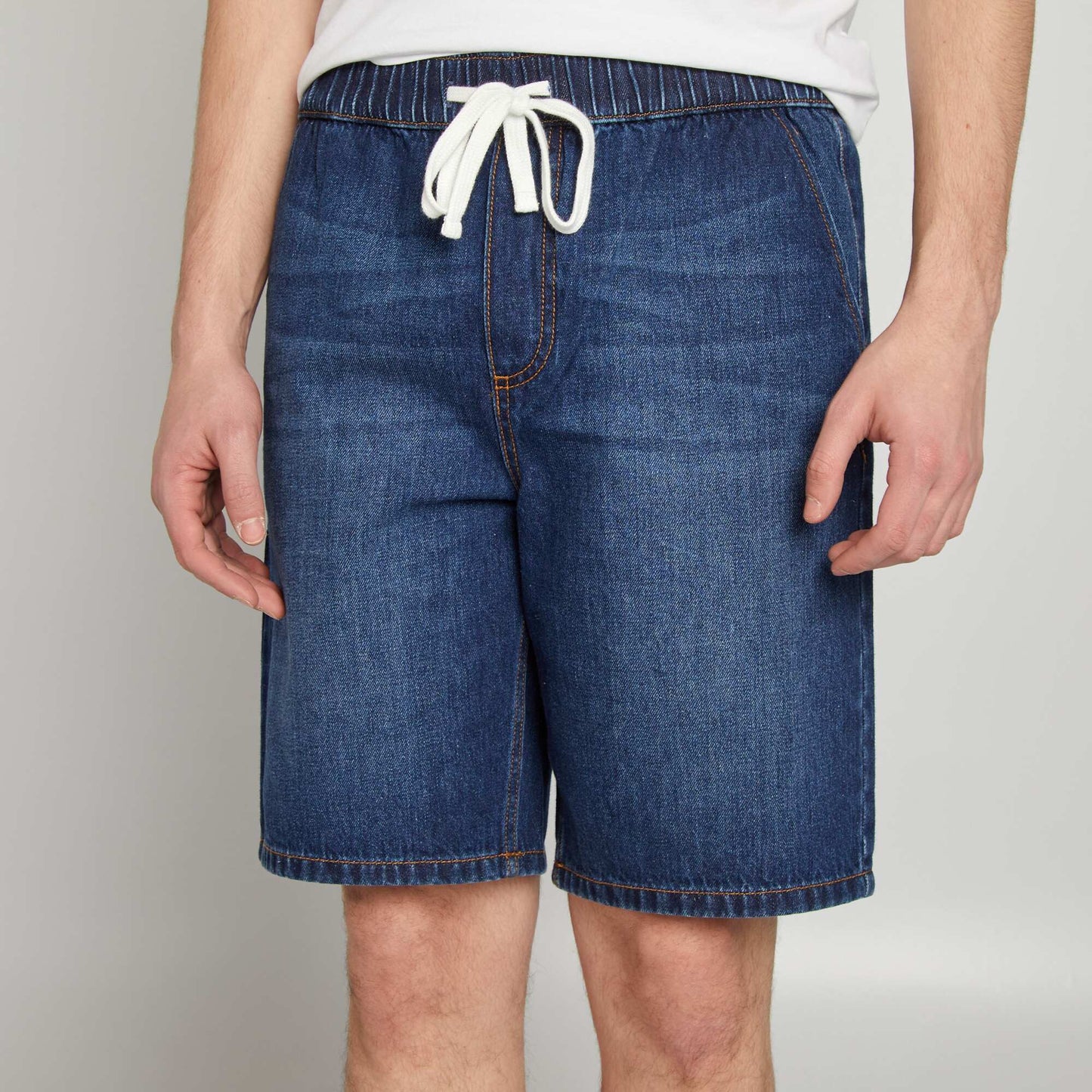 Bermuda avec taille élastiquée et cordons de serrage BLEU