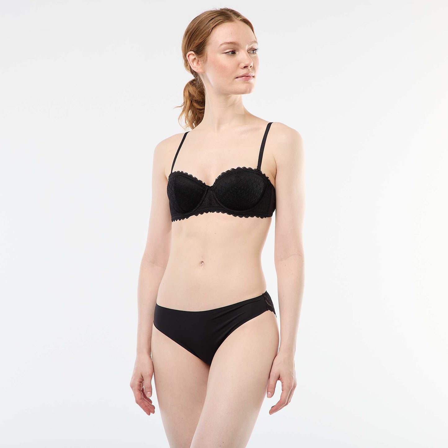 Soutien-gorge balconnet en dentelle NOIR
