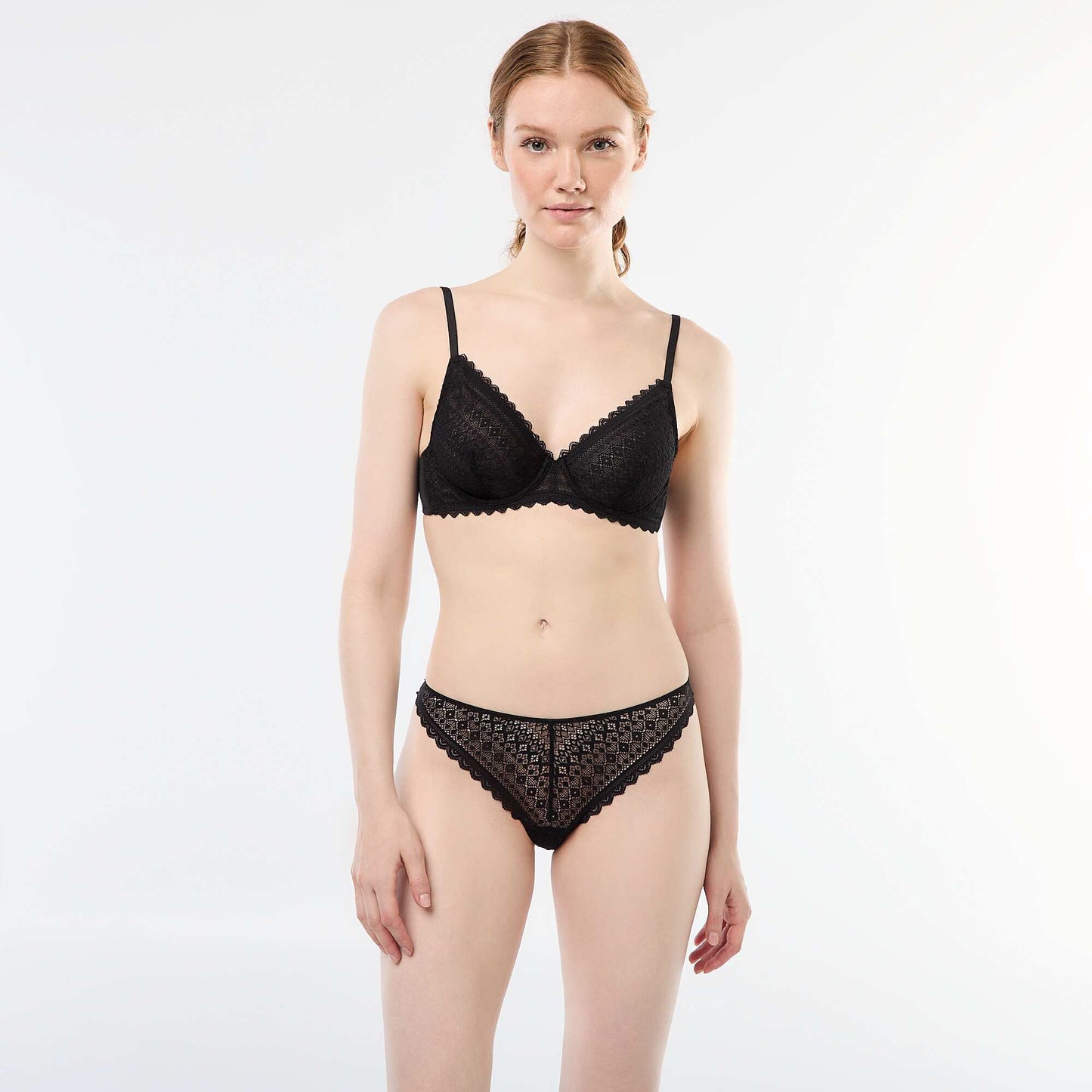 Soutien-gorge en dentelle transparente NOIR