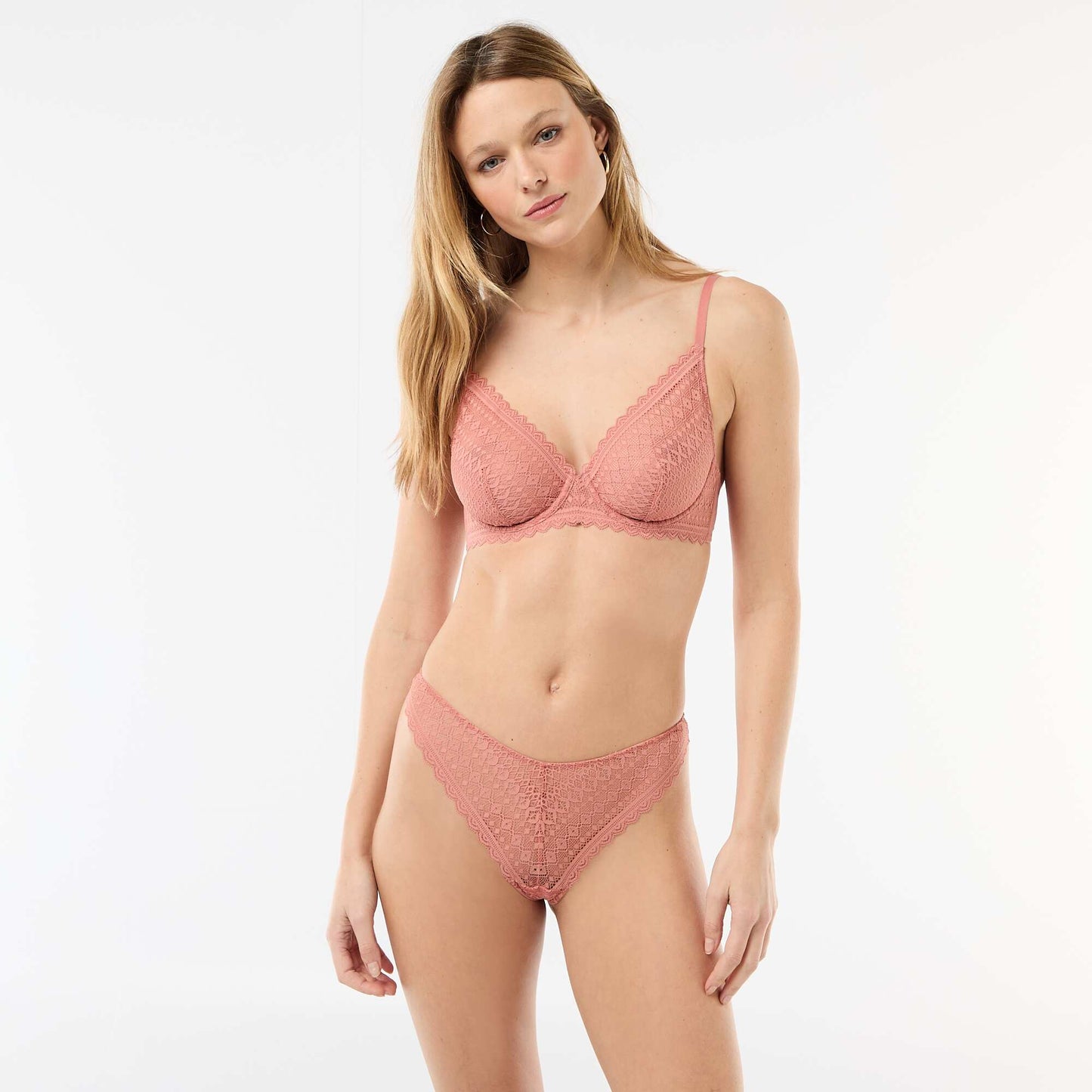 Tanga en dentelle ROSE
