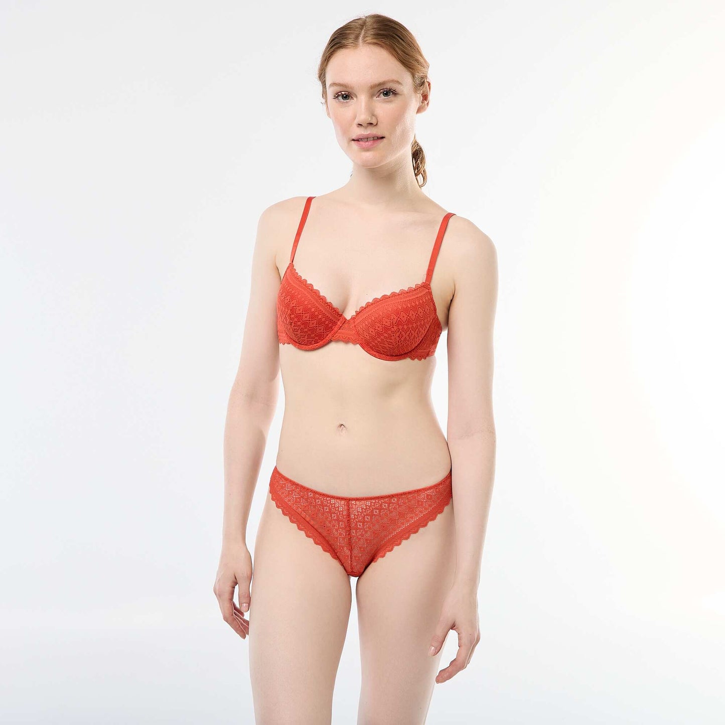 Tanga en dentelle ORANGE
