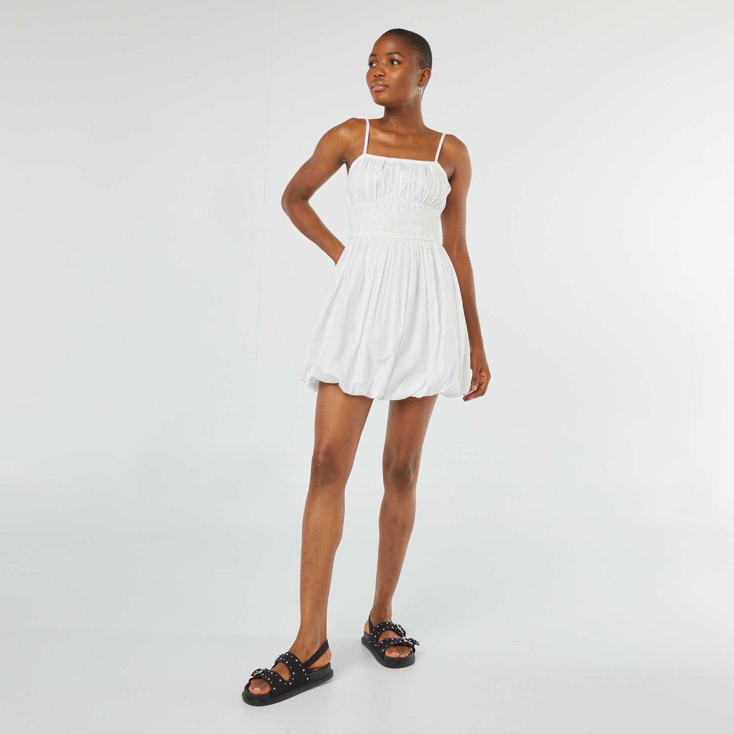 Robe courte smockée BLANC