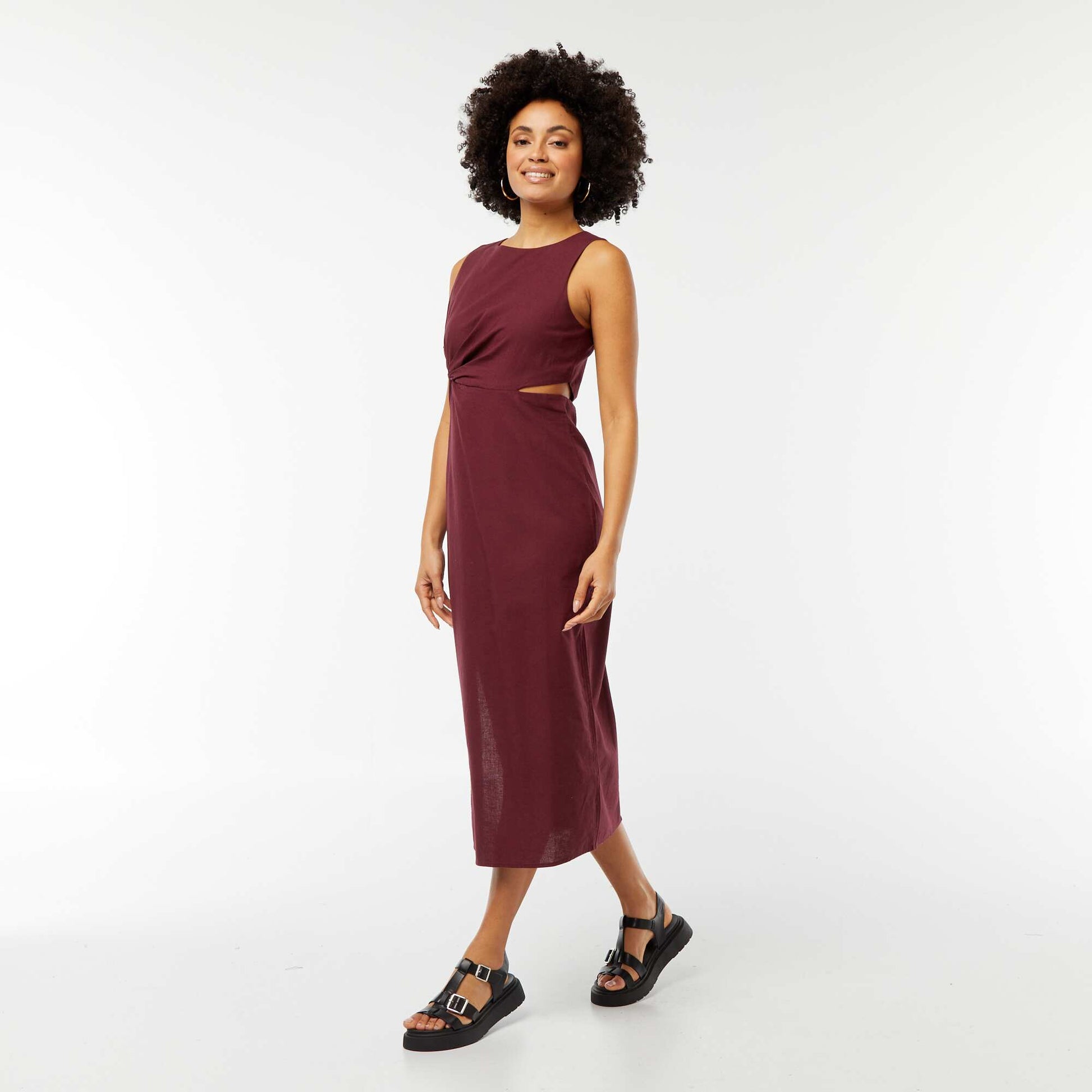 Robe midi sans manches ouverte sur le côté ROUGE