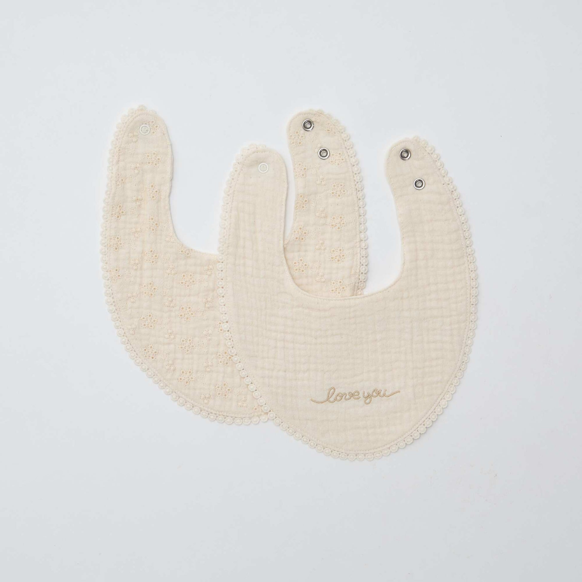 Lot de 2 bavoirs en lange avec broderie anglaise BEIGE