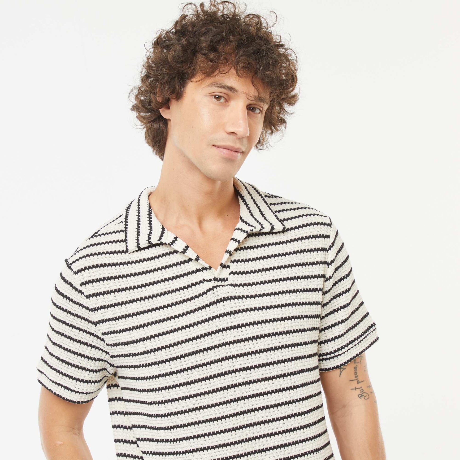 Polo manches courtes en maille fantaisie ajourée NOIR