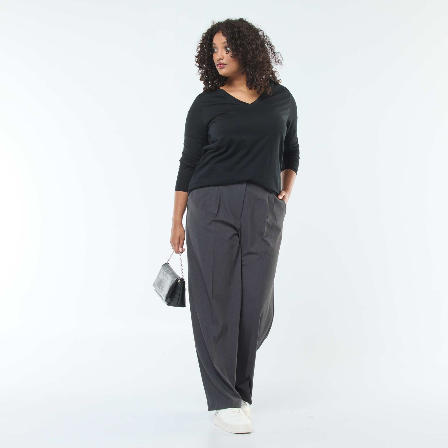 Tee-shirt en jersey avec col V et manches longues NOIR