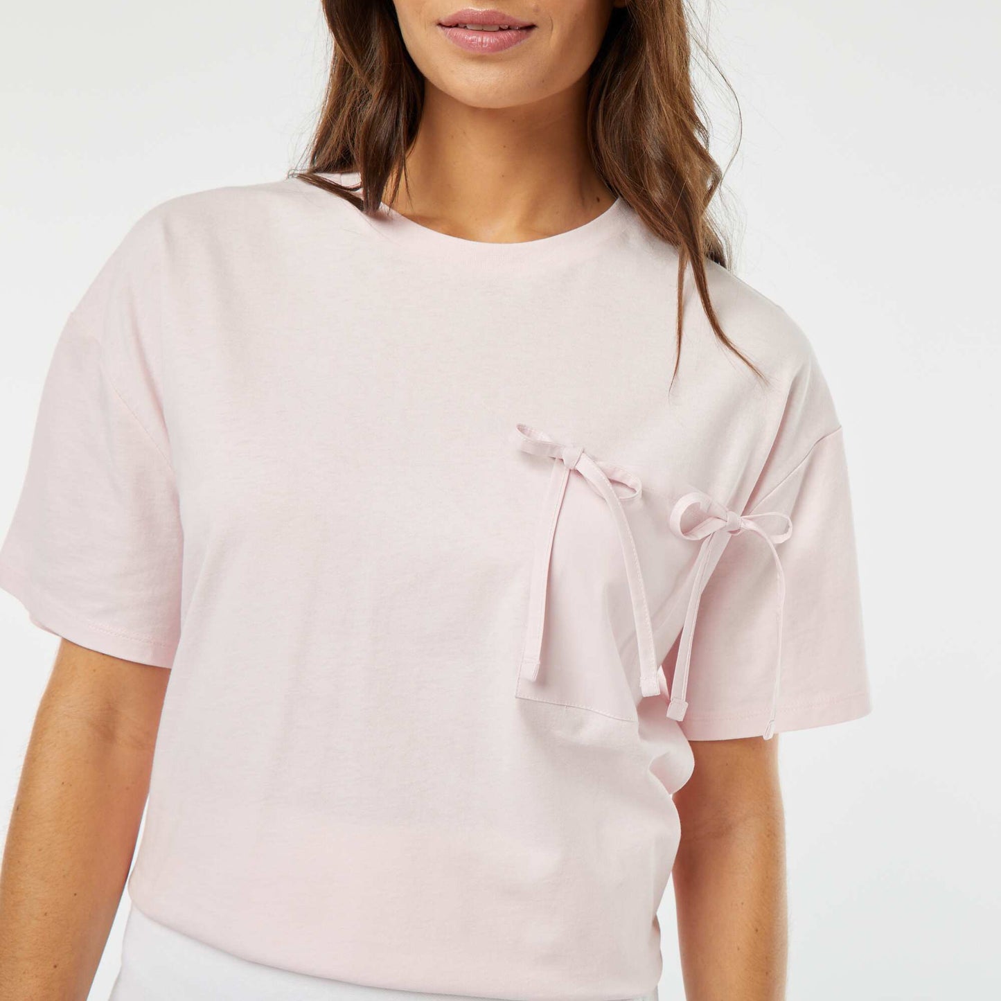 T-shirt à manches courtes avec nœuds décoratifs ROSE