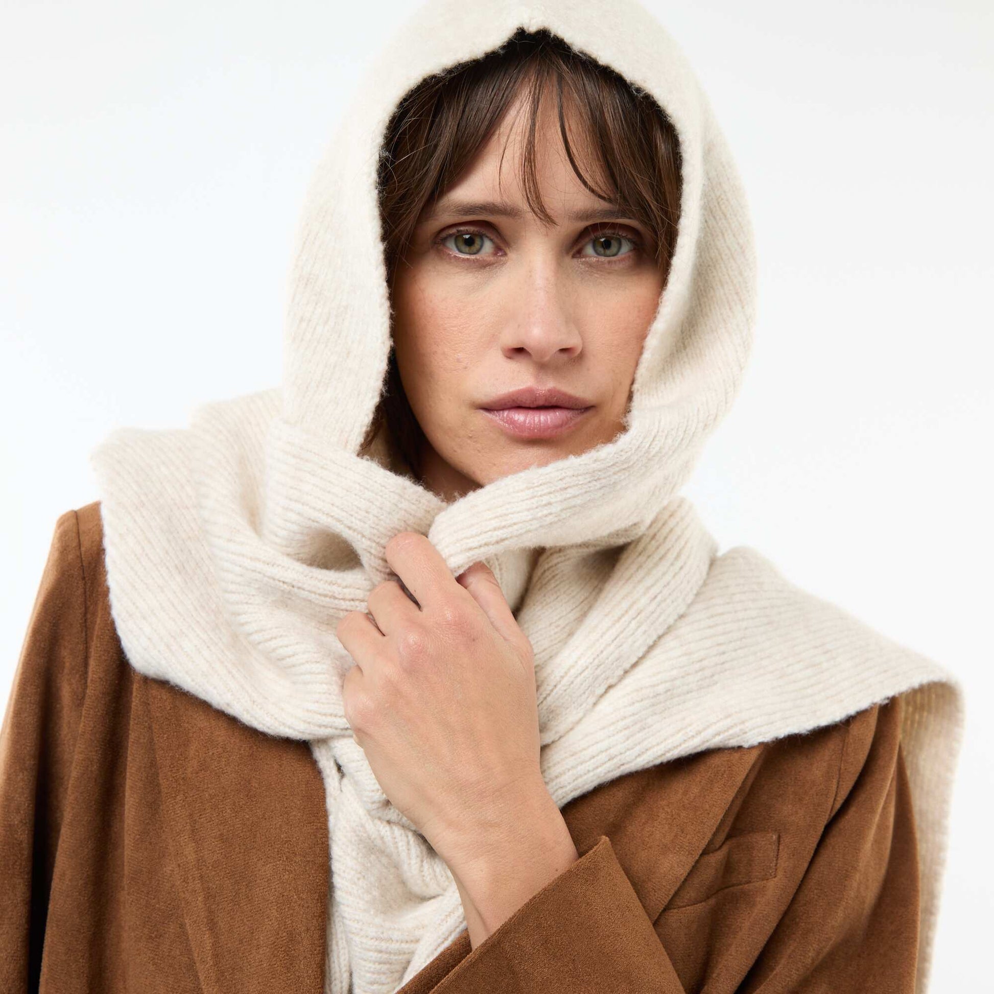Echarpe en tricot avec capuche intégrée BEIGE