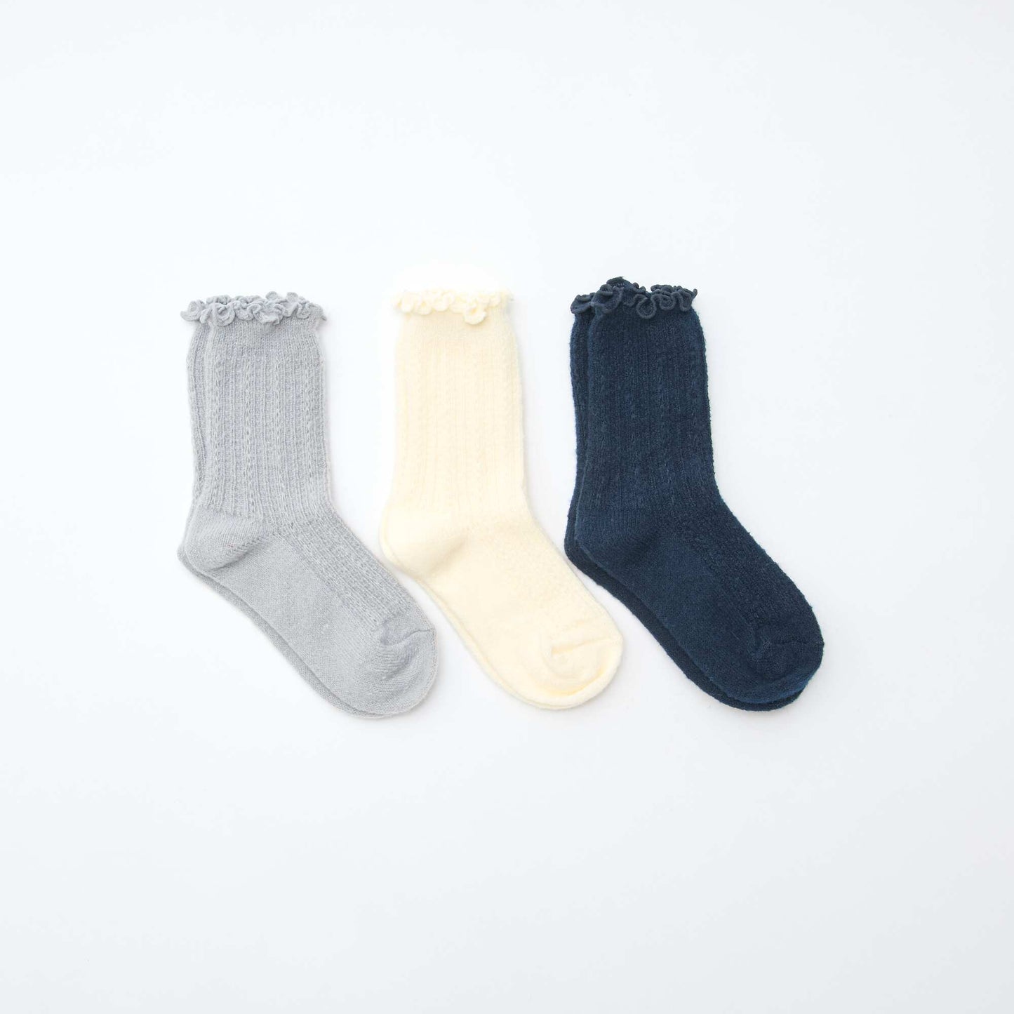 Chaussettes en maille fantaisie finitions froufrous GRIS