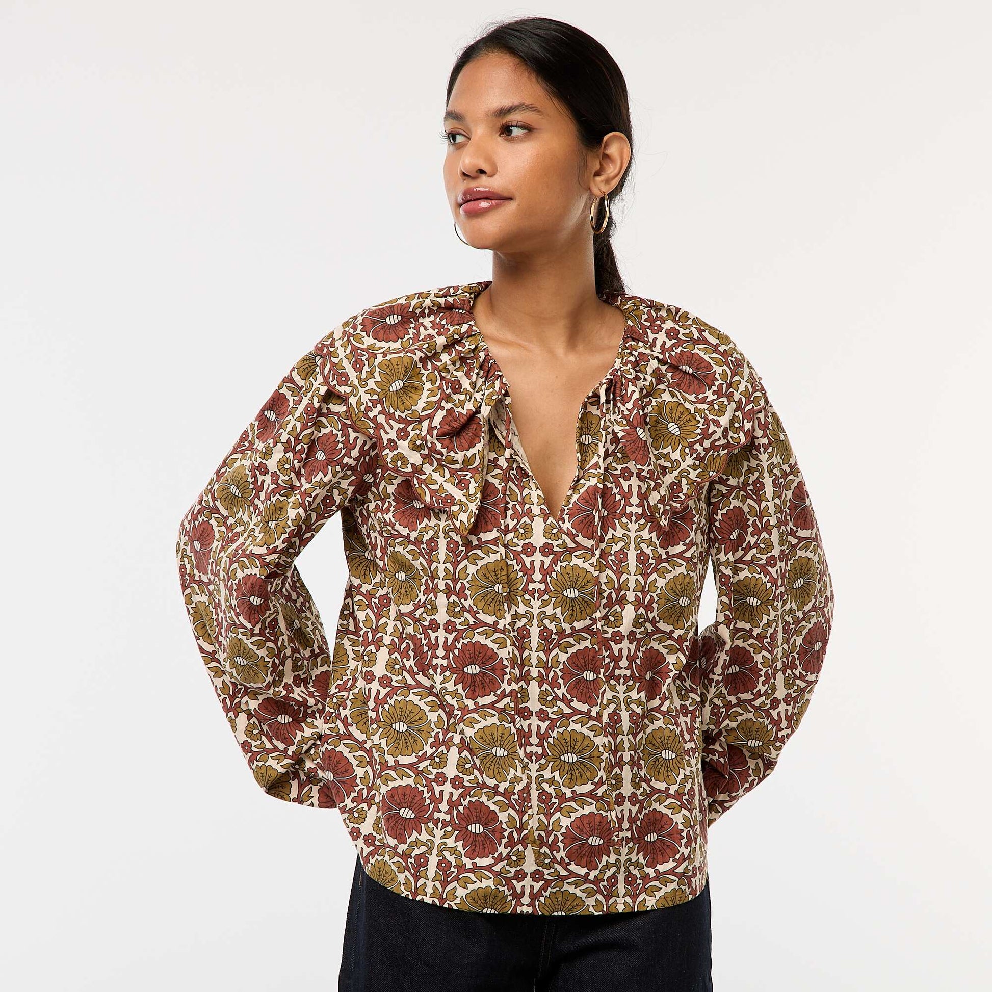Blouse avec large col claudine BEIGE
